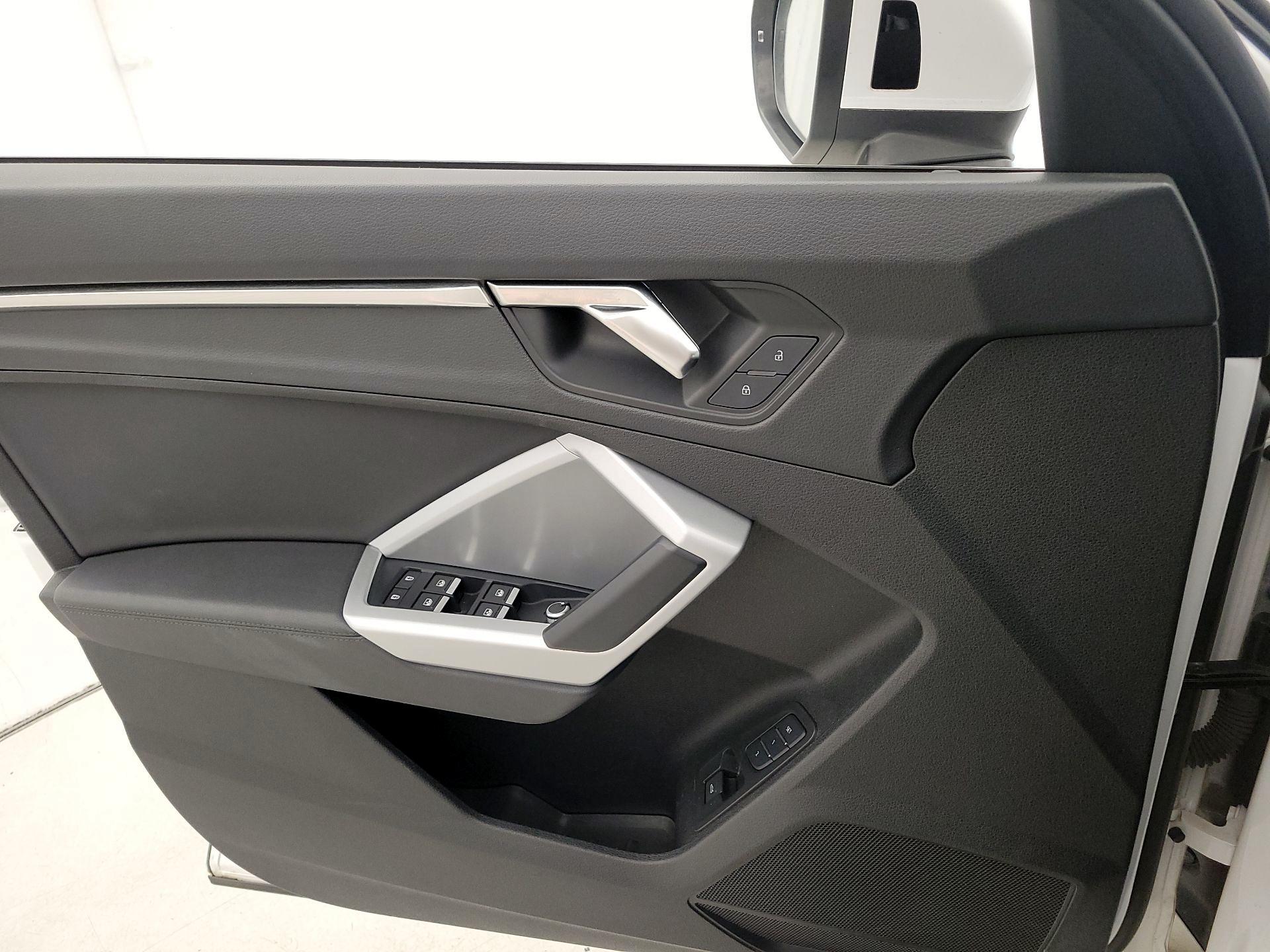 Thumbnail: 2024 Audi Q3 - 12