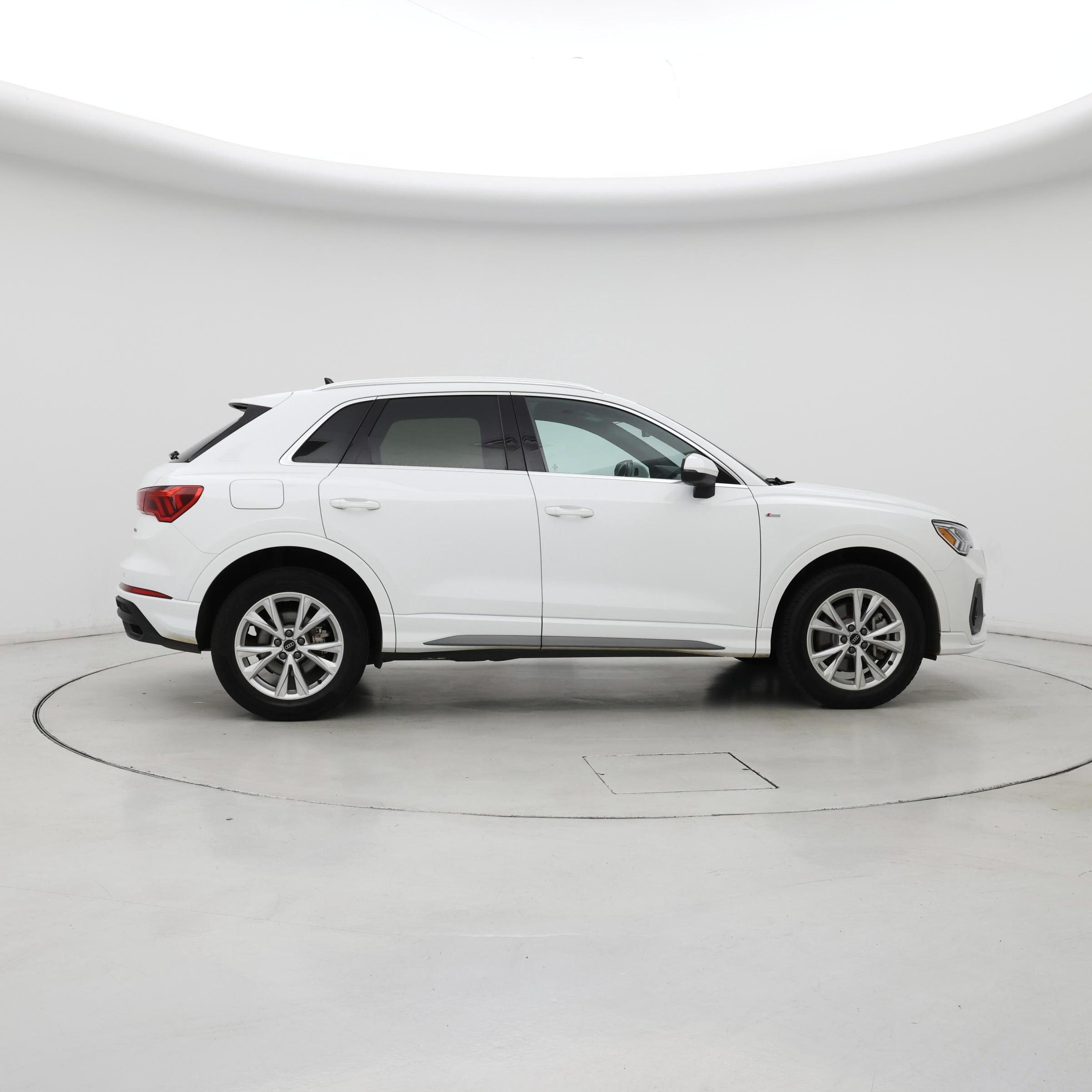 Thumbnail: 2024 Audi Q3 - 7