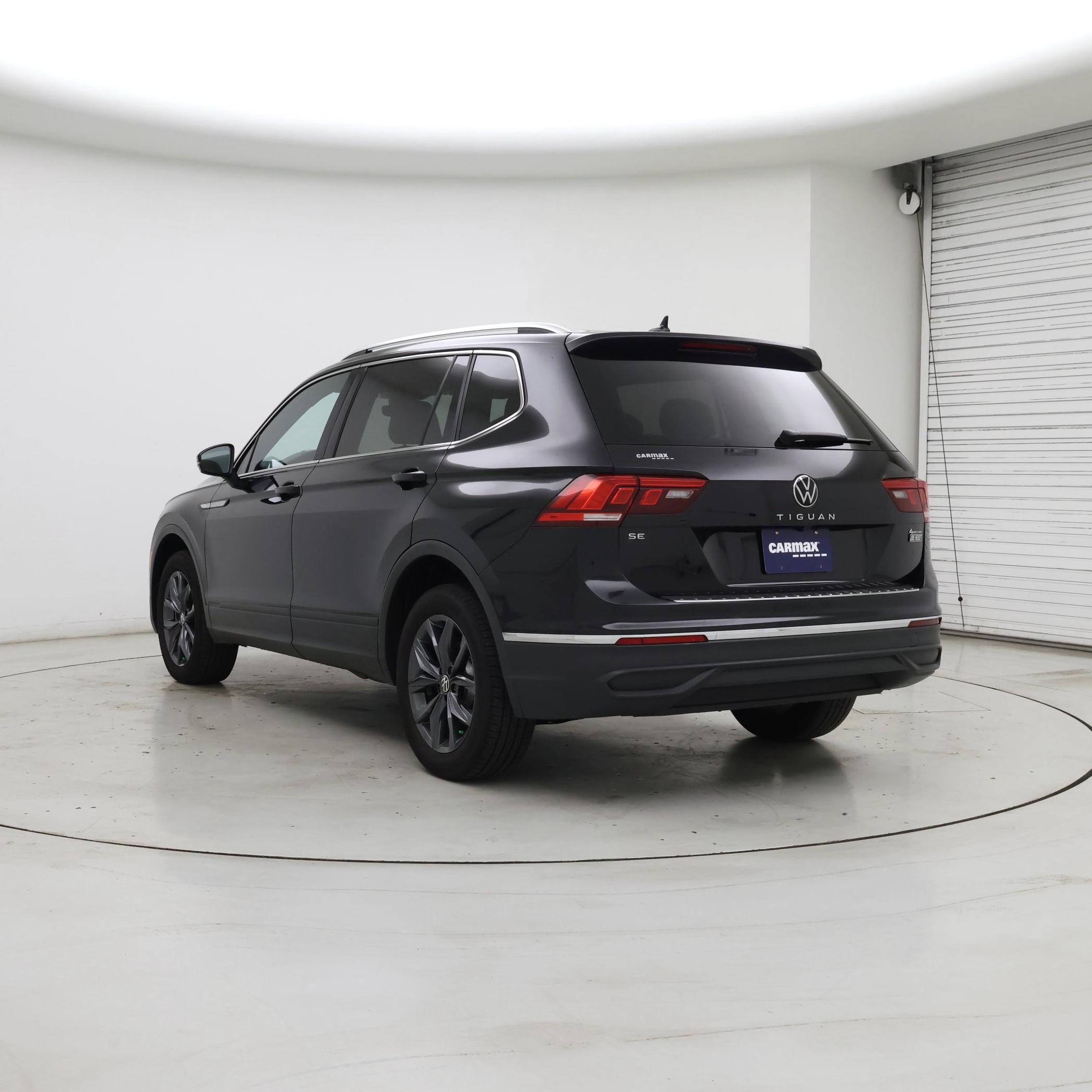 Thumbnail: 2022 Volkswagen Tiguan - 2