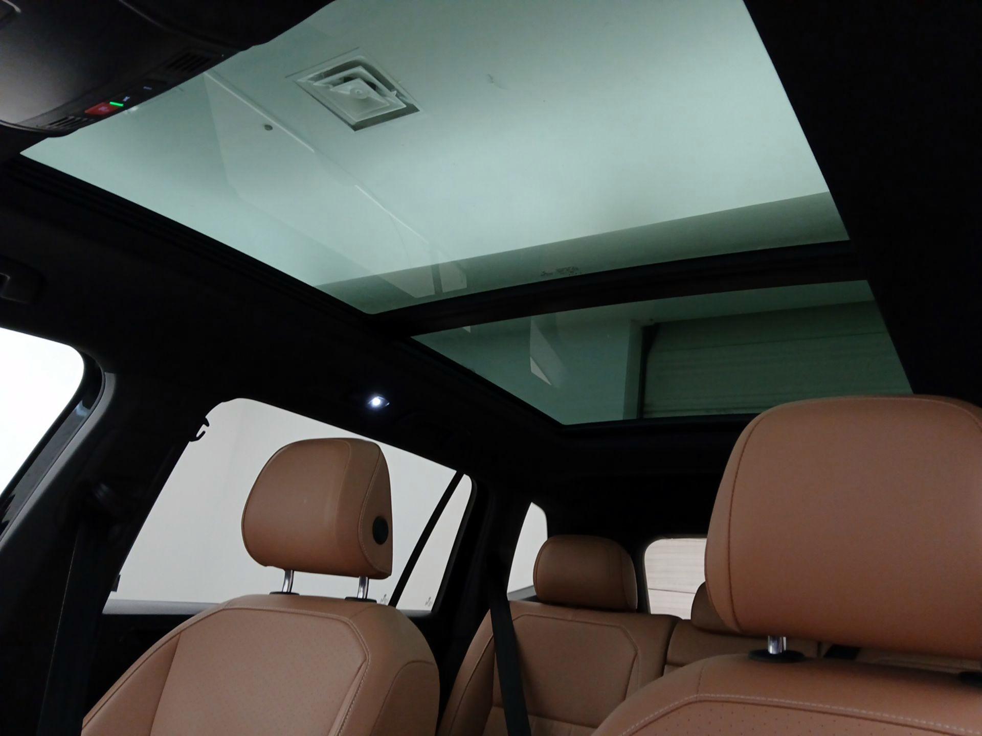 Thumbnail: 2022 Volkswagen Tiguan - 19