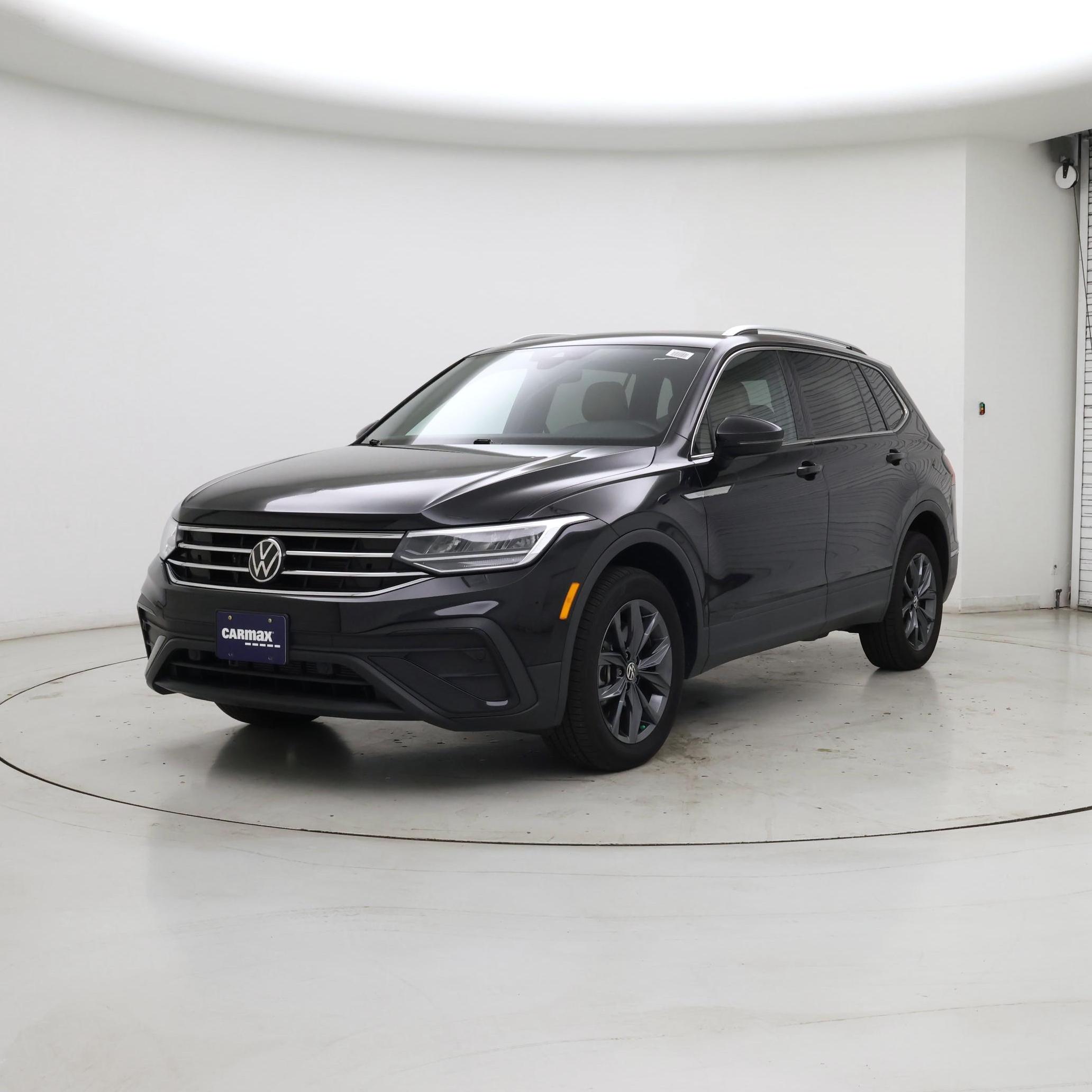 Thumbnail: 2022 Volkswagen Tiguan - 4