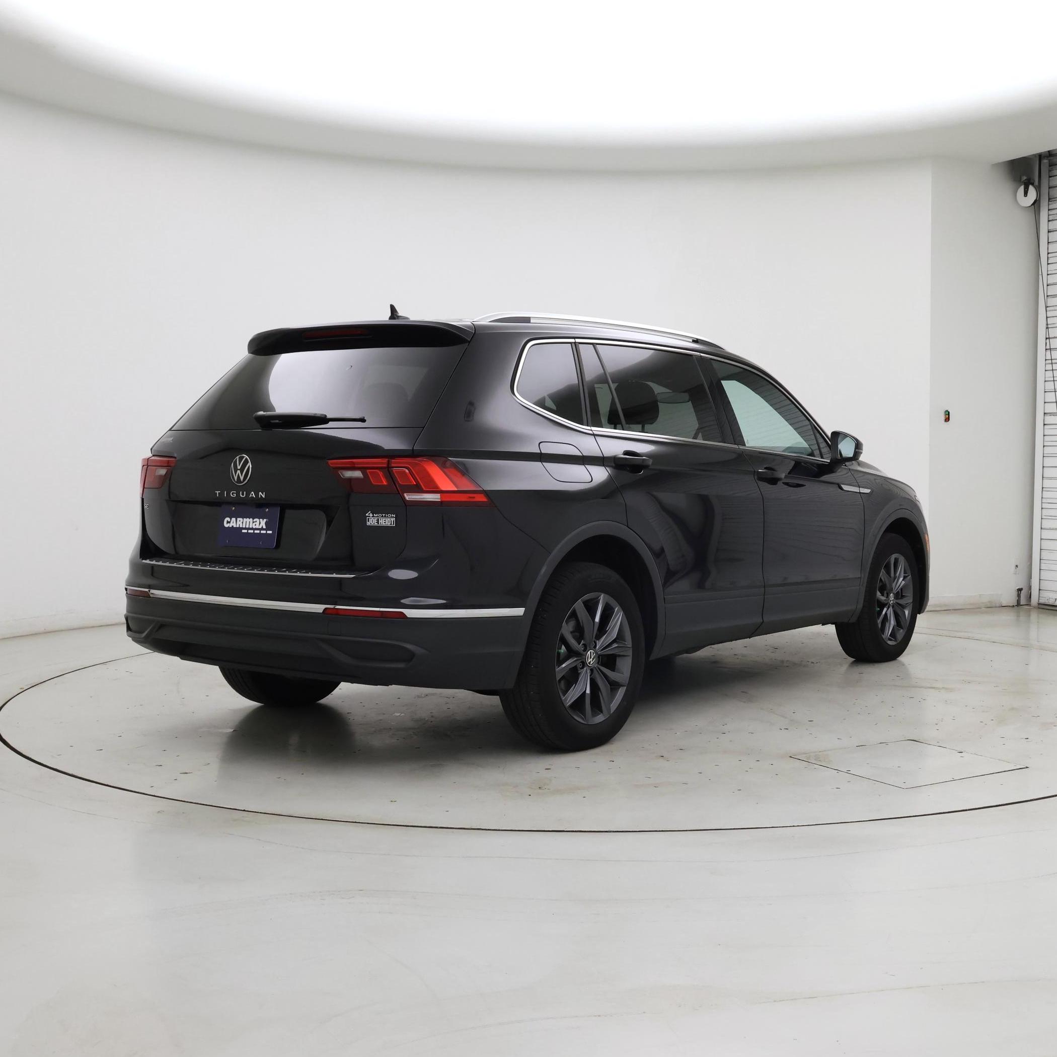 Thumbnail: 2022 Volkswagen Tiguan - 8