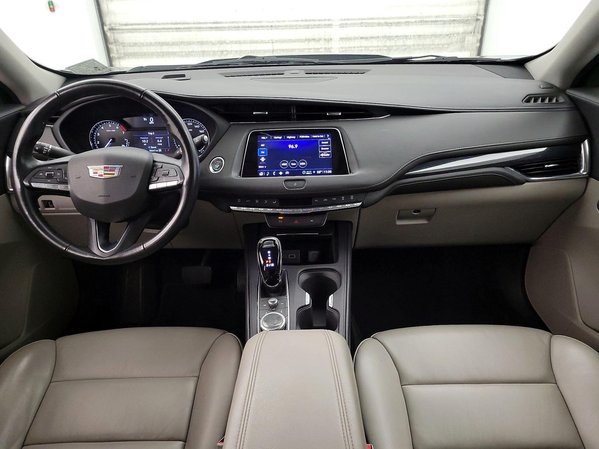 Thumbnail: 2023 Cadillac XT4 - 9