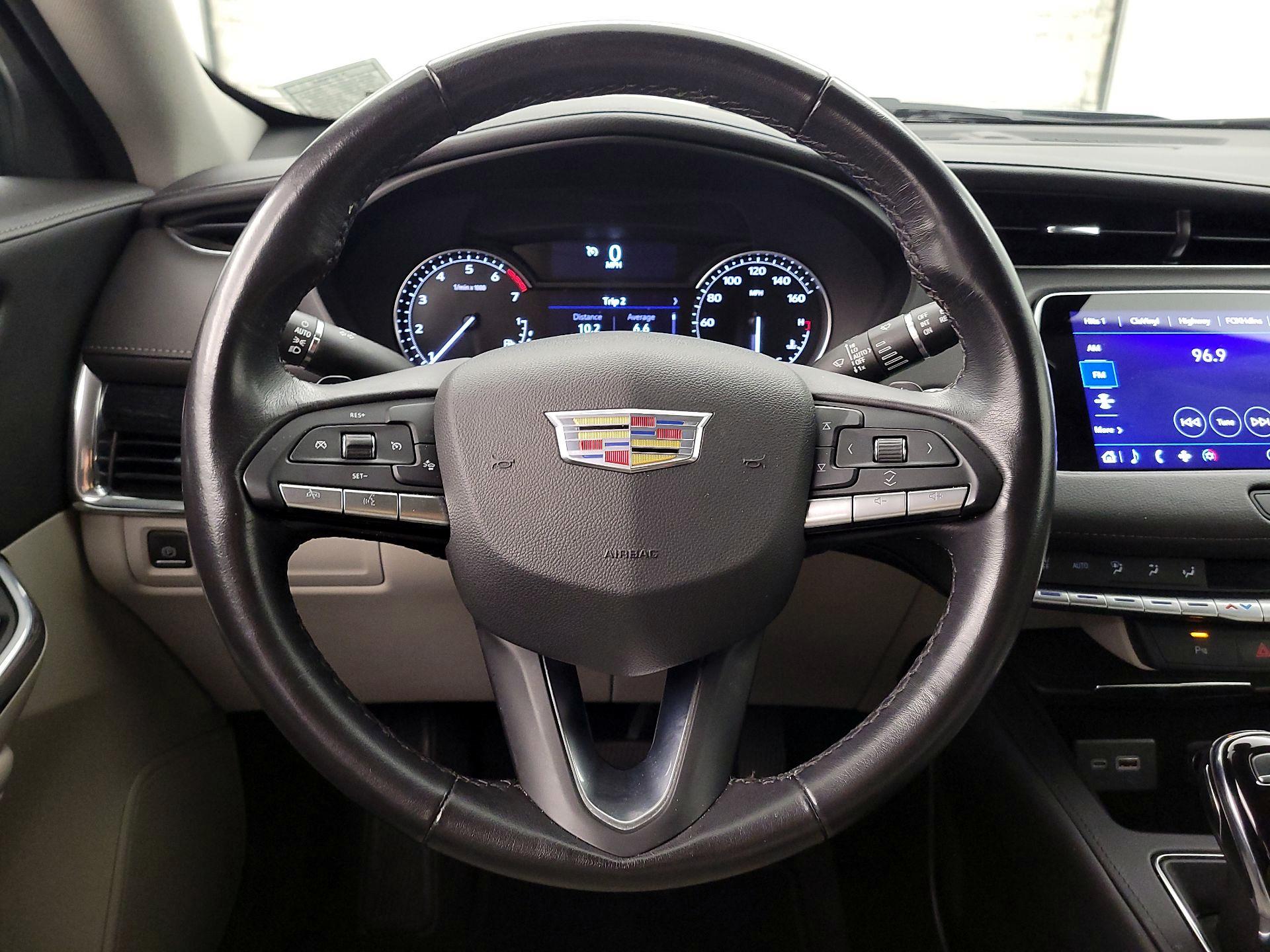 Thumbnail: 2023 Cadillac XT4 - 10