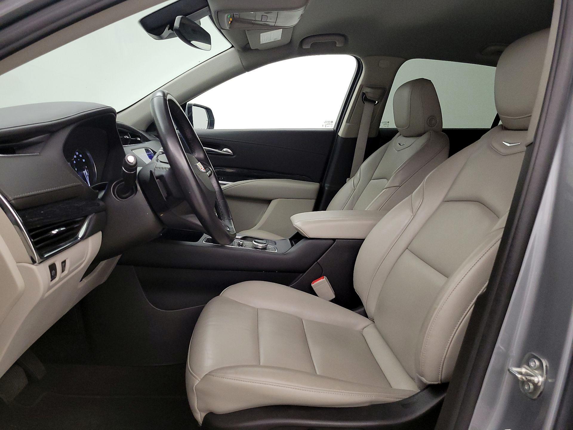 Thumbnail: 2023 Cadillac XT4 - 11