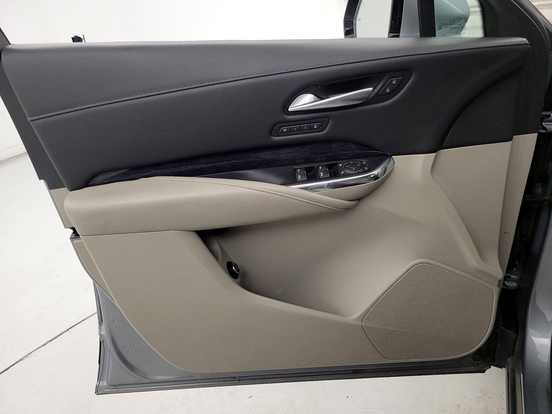 Thumbnail: 2023 Cadillac XT4 - 12