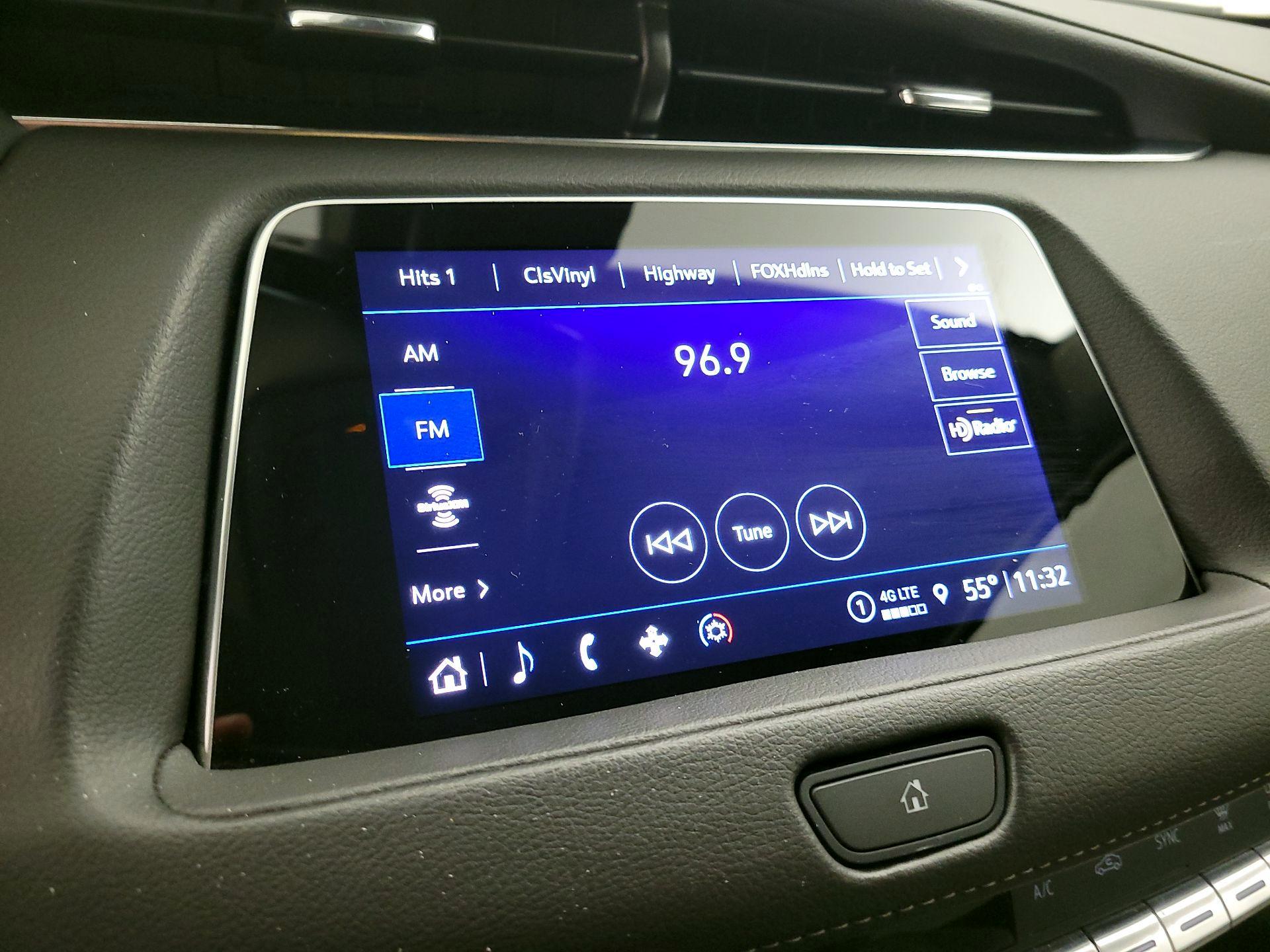 Thumbnail: 2023 Cadillac XT4 - 15