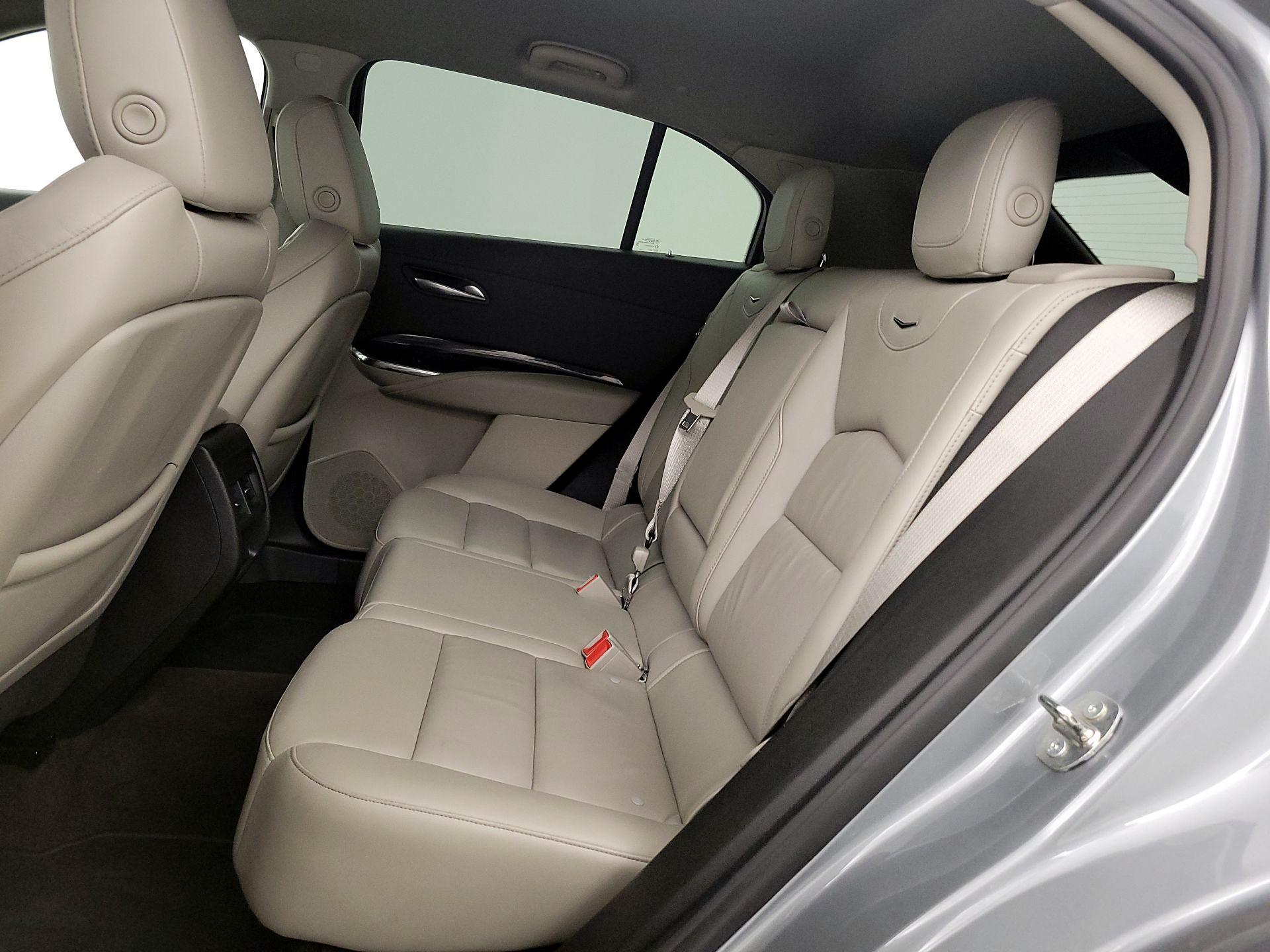 Thumbnail: 2023 Cadillac XT4 - 18