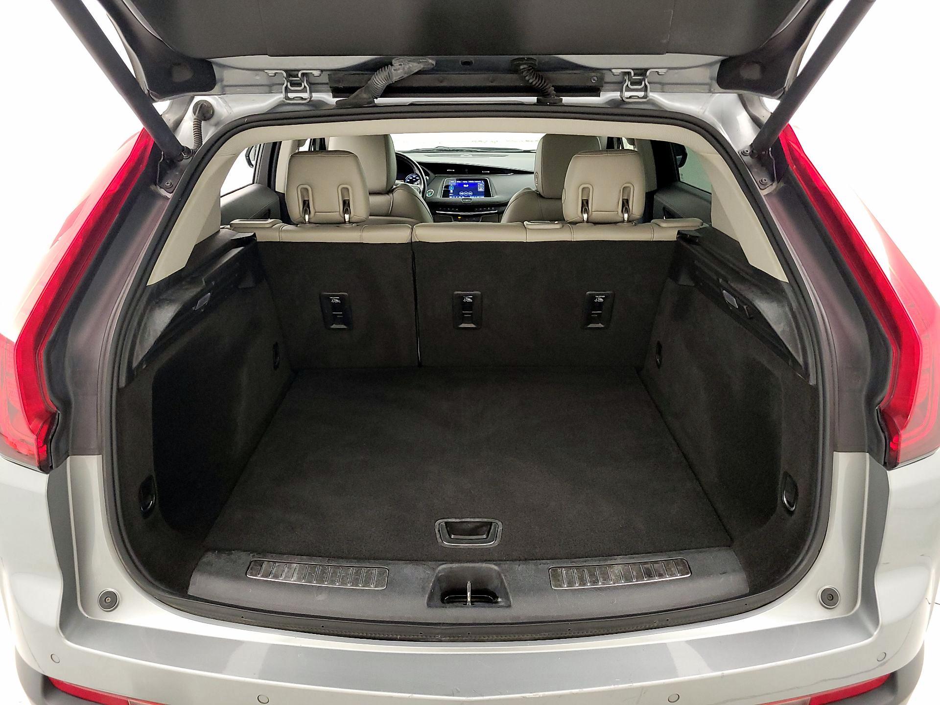 Thumbnail: 2023 Cadillac XT4 - 19