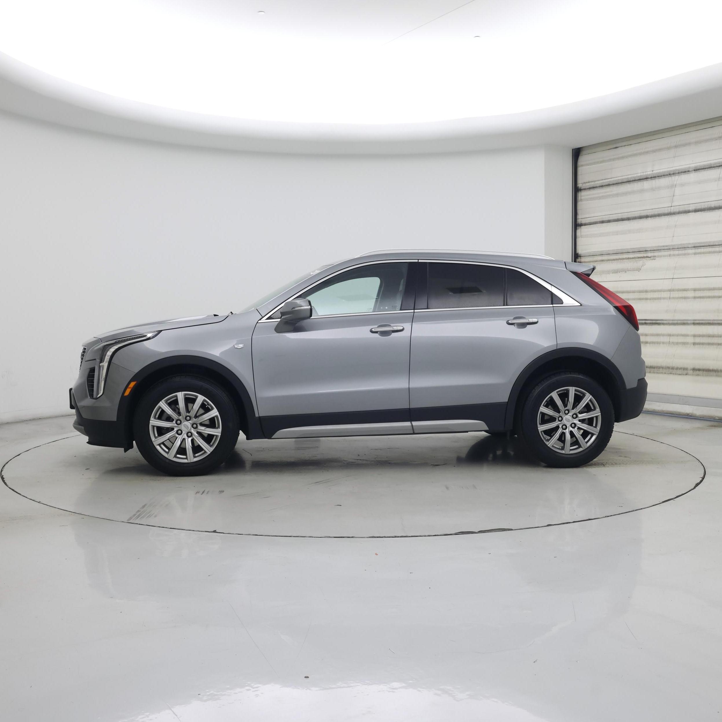 Thumbnail: 2023 Cadillac XT4 - 3