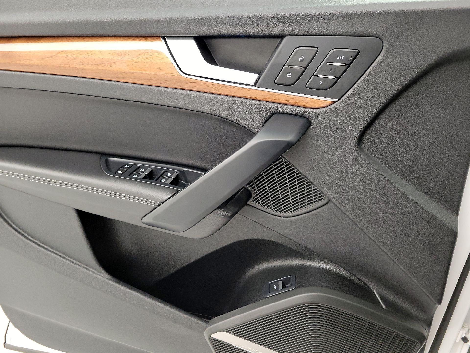 Thumbnail: 2023 Audi Q5 - 12