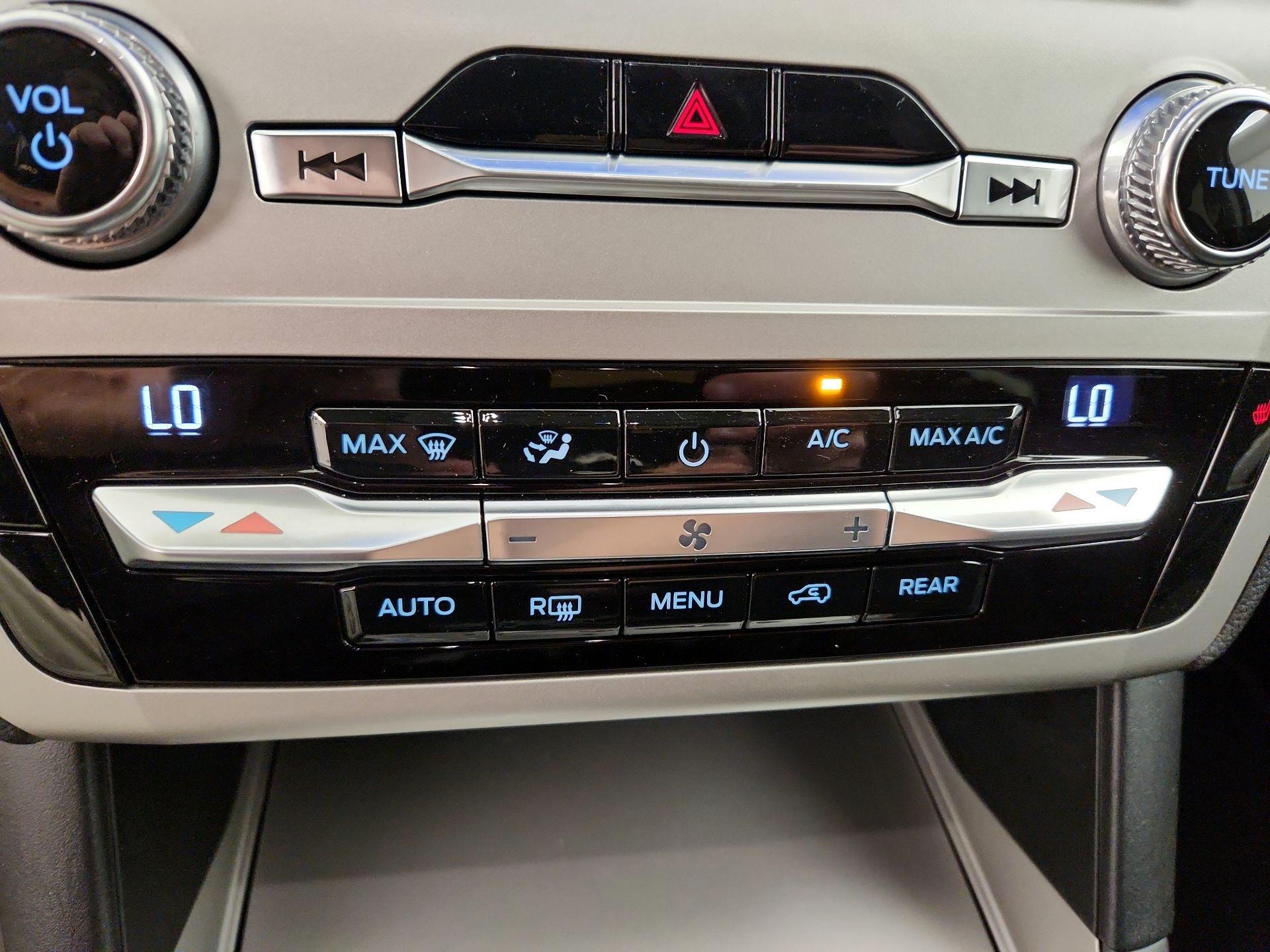 Thumbnail: 2021 Ford Explorer - 16