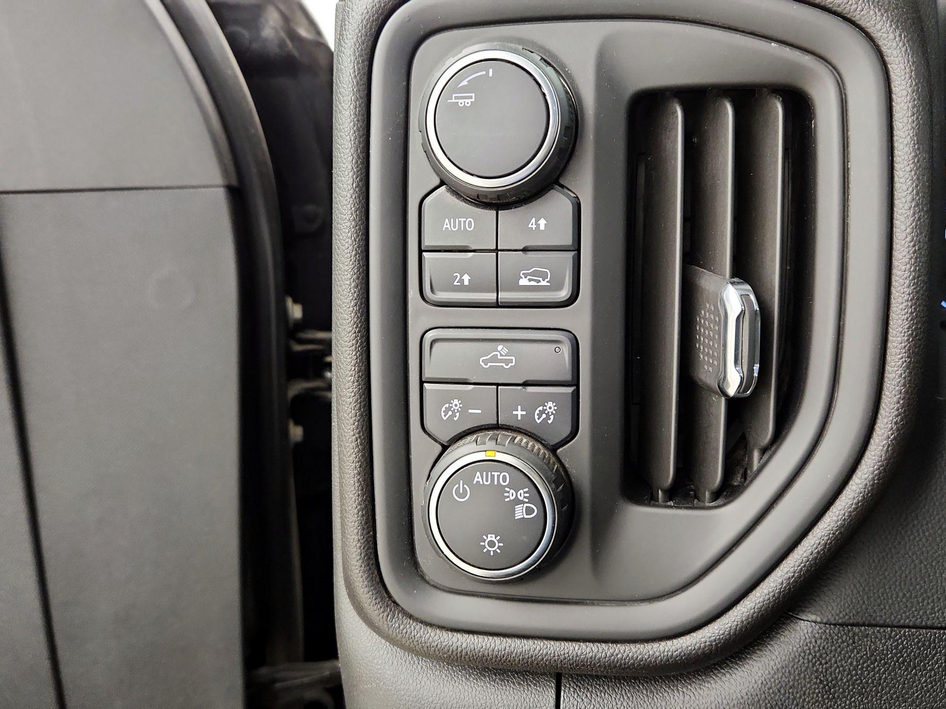 Thumbnail: 2023 Chevrolet Silverado 1500 - 13