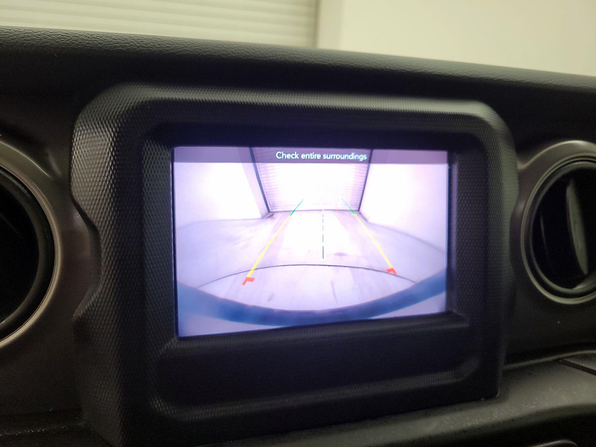 Thumbnail: 2021 Jeep Wrangler - 14