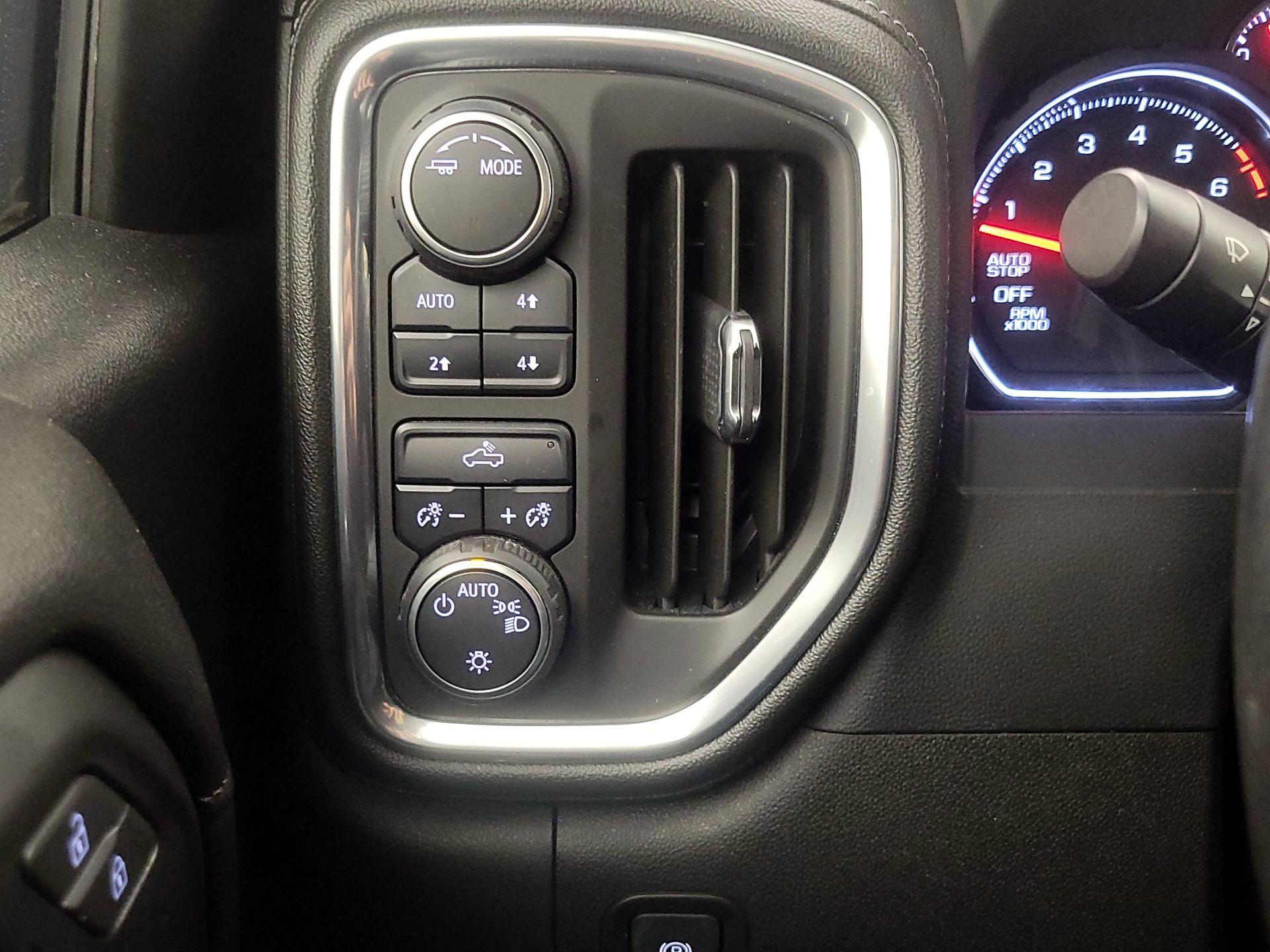 Thumbnail: 2021 Chevrolet Silverado 1500 - 13