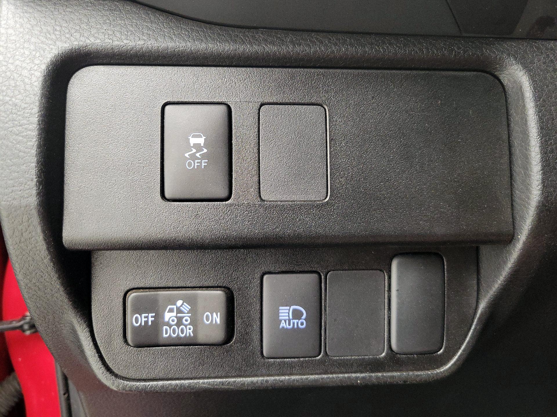 Thumbnail: 2022 Toyota Tacoma - 13