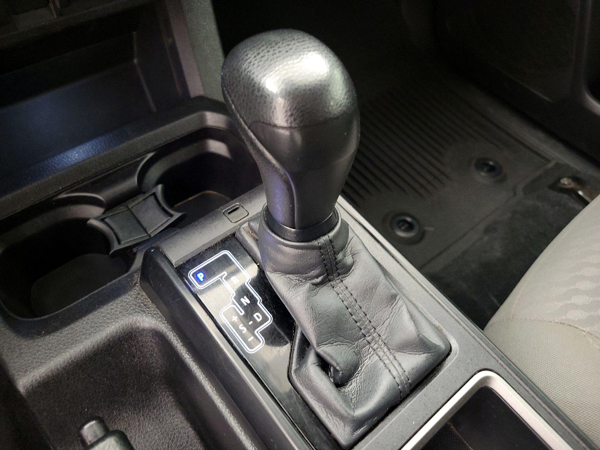 Thumbnail: 2022 Toyota Tacoma - 17