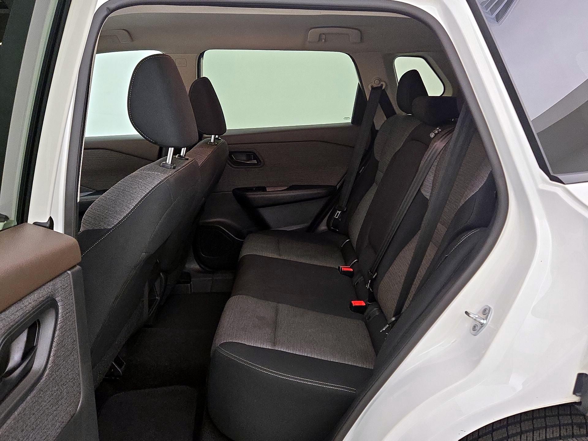 Thumbnail: 2021 Nissan Rogue - 17