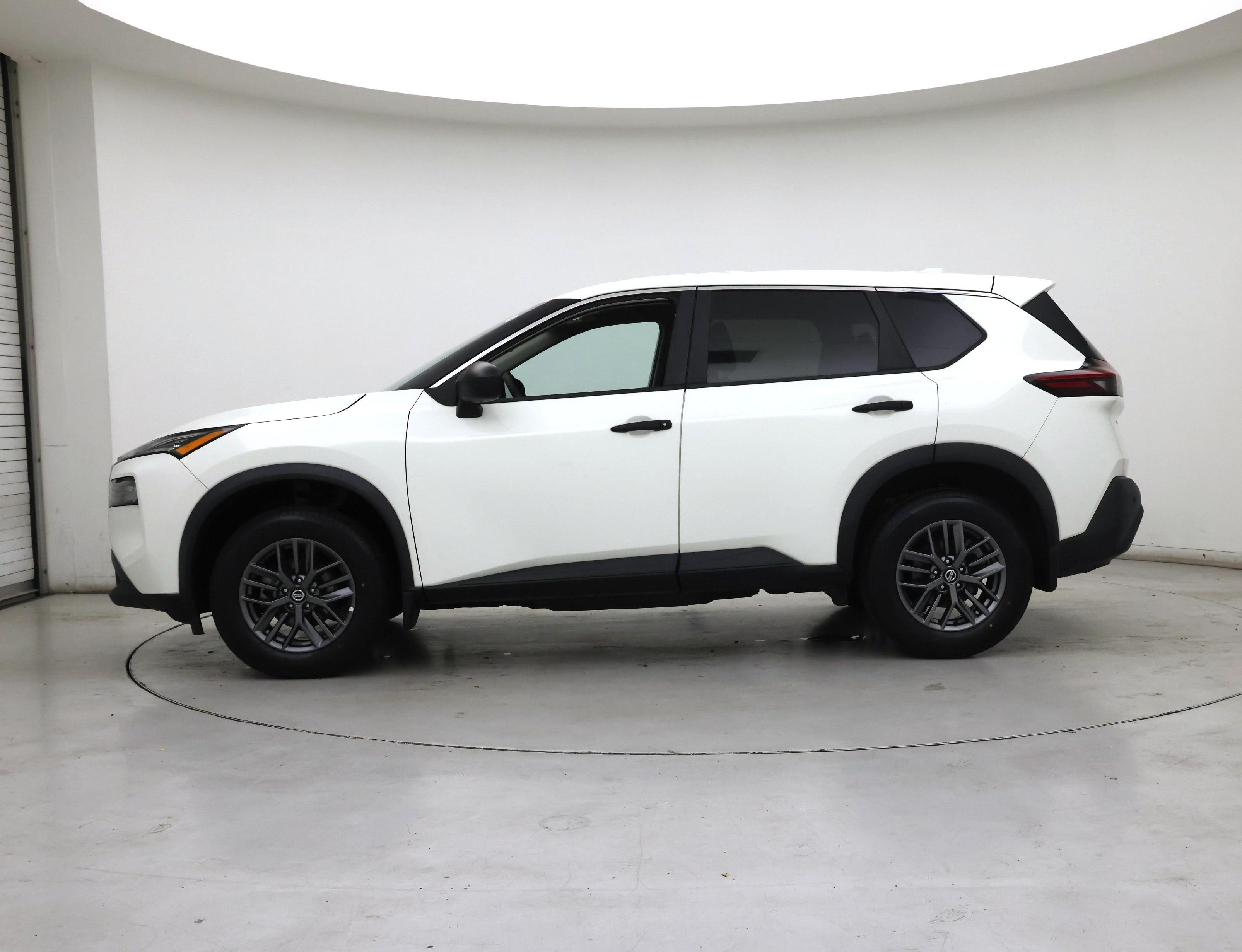 Thumbnail: 2021 Nissan Rogue - 3