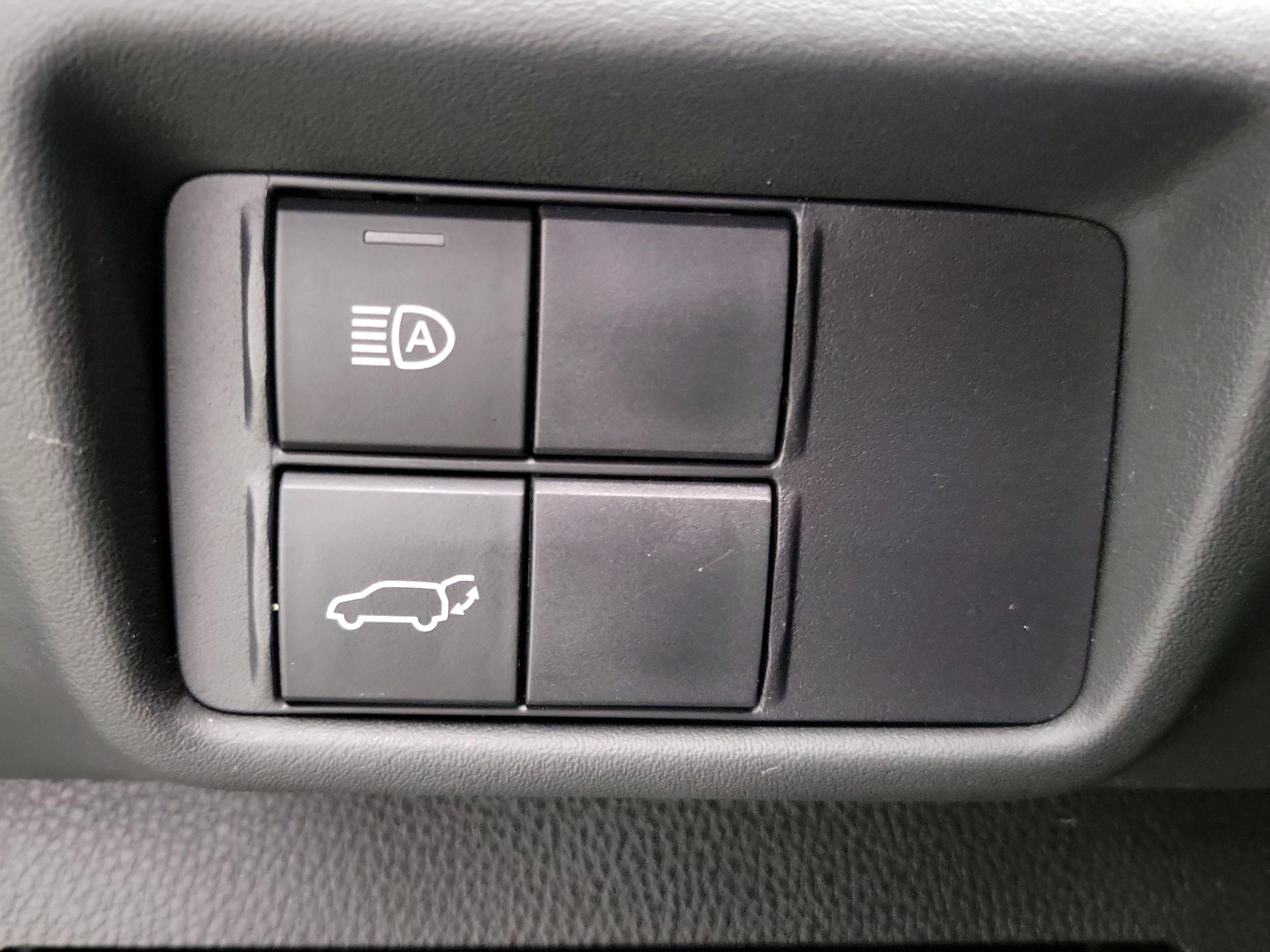 Thumbnail: 2020 Toyota Highlander - 13