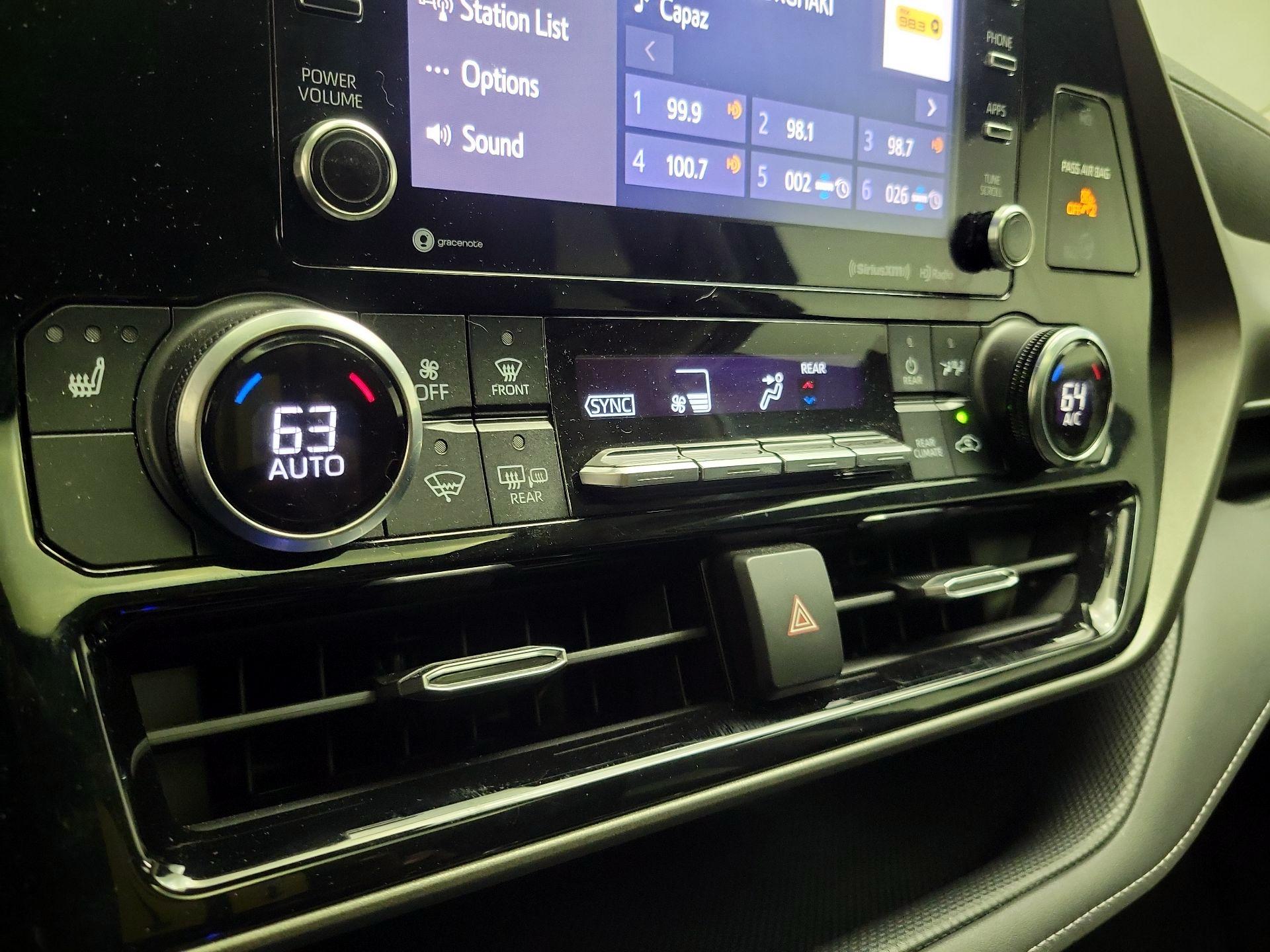 Thumbnail: 2020 Toyota Highlander - 16