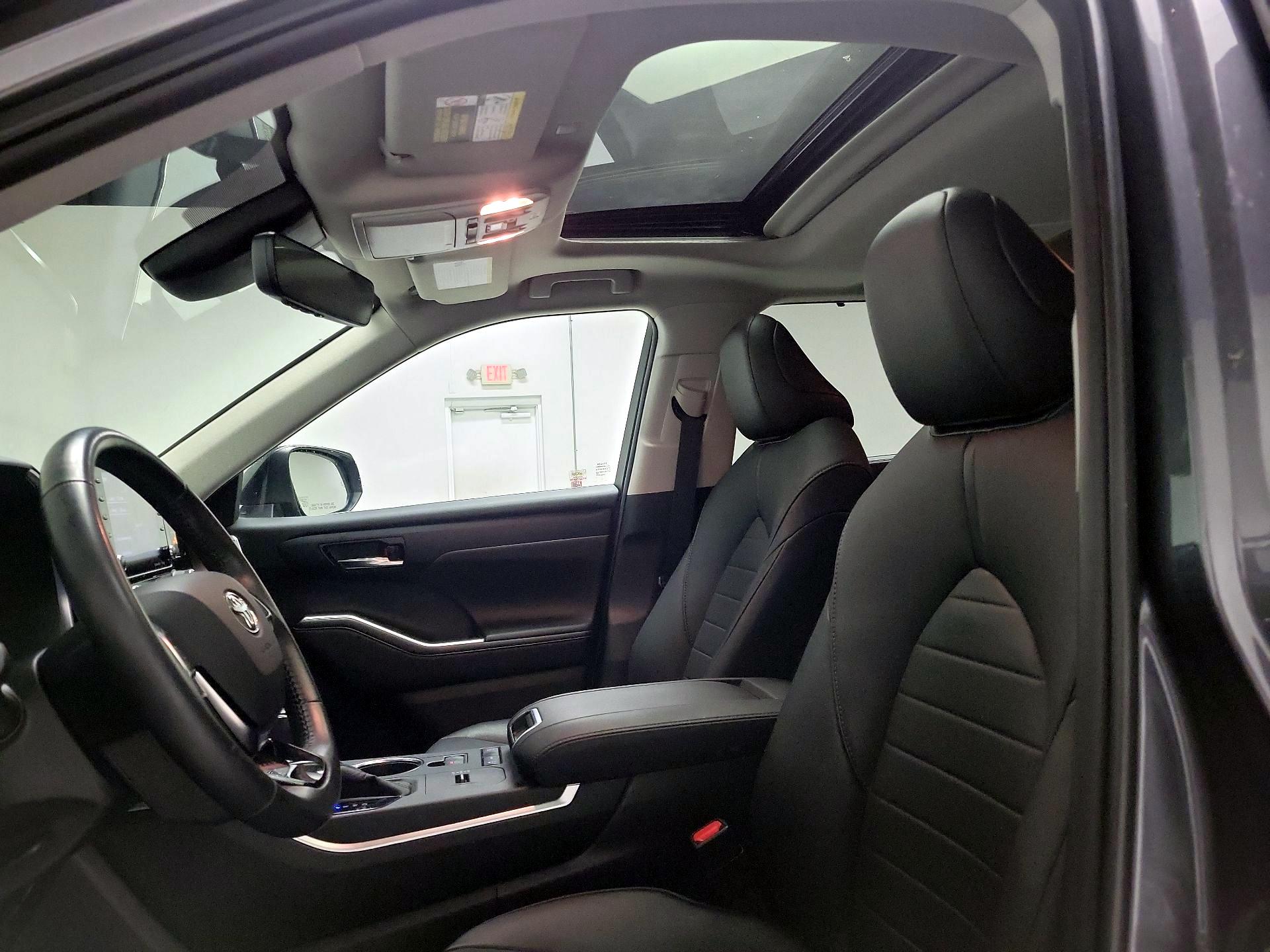 Thumbnail: 2020 Toyota Highlander - 19