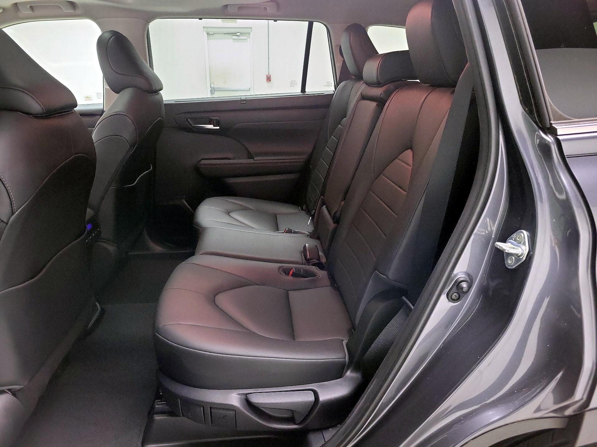 Thumbnail: 2020 Toyota Highlander - 20