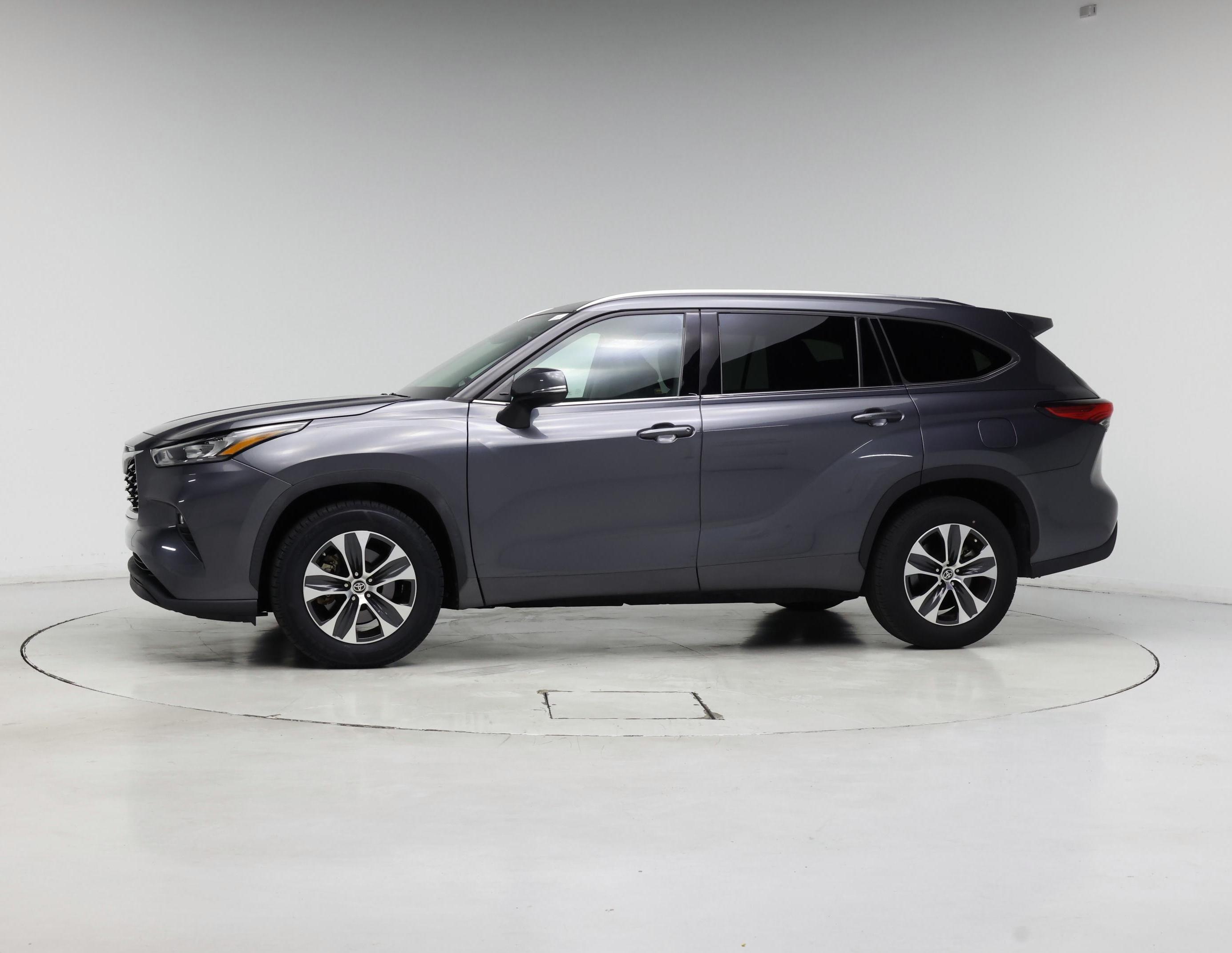 Thumbnail: 2020 Toyota Highlander - 3