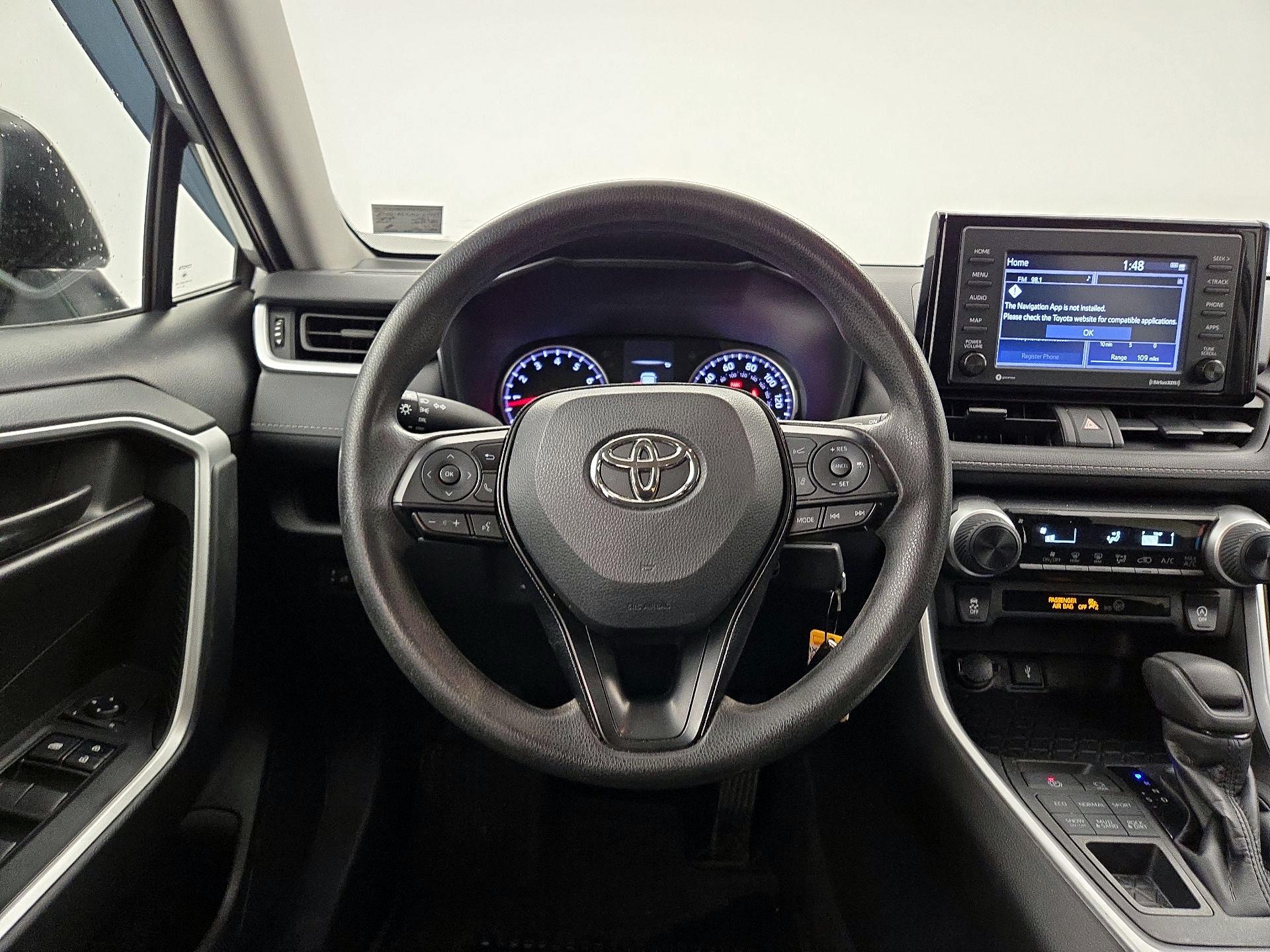 Thumbnail: 2021 Toyota RAV4 - 10