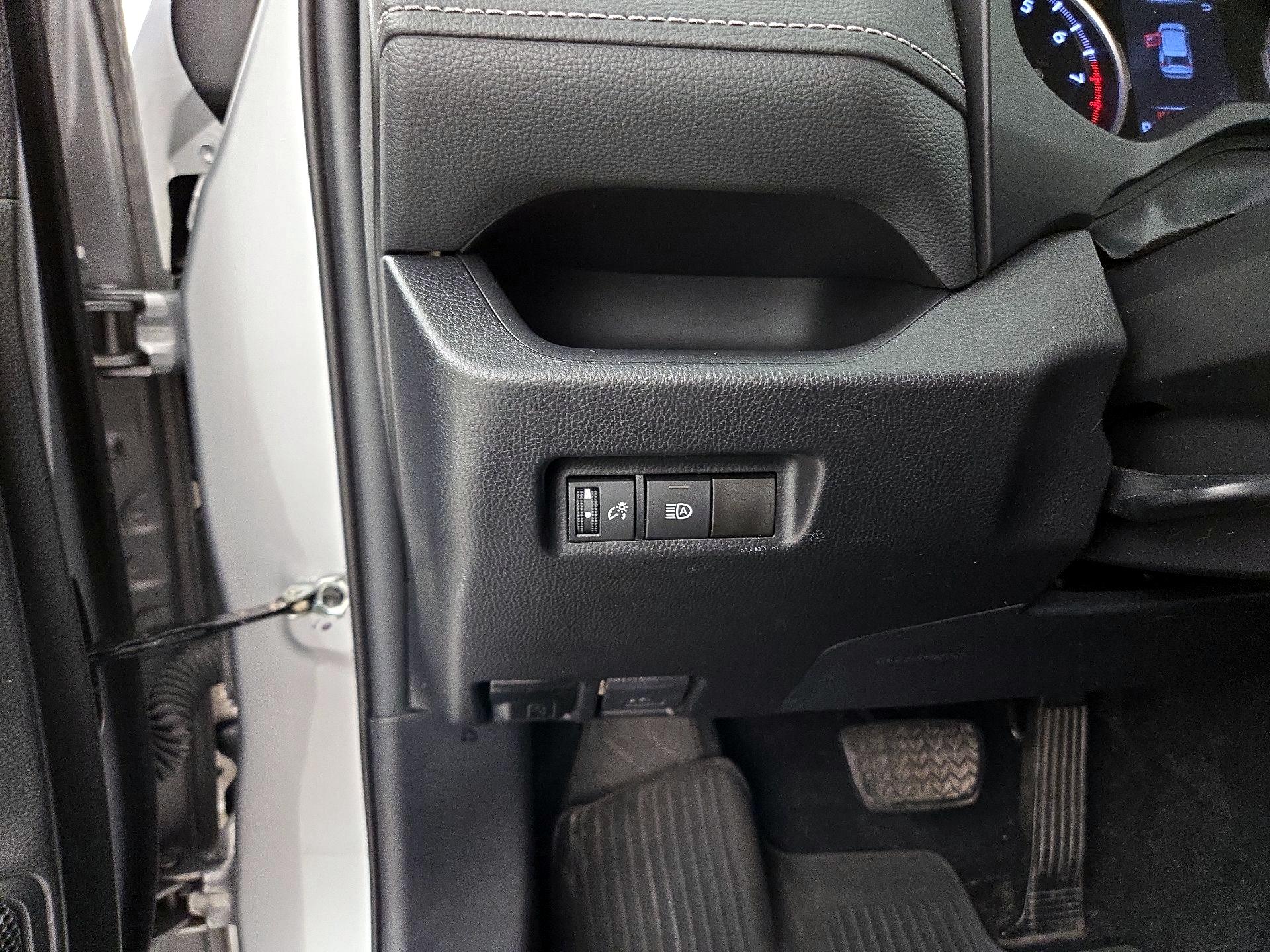 Thumbnail: 2021 Toyota RAV4 - 13