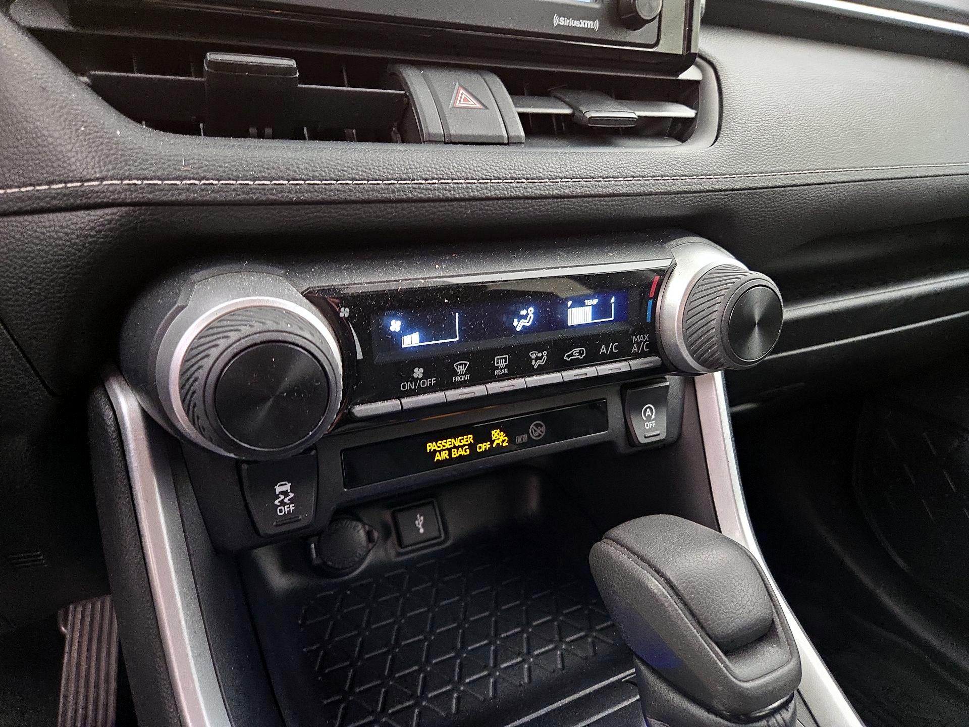 Thumbnail: 2021 Toyota RAV4 - 16