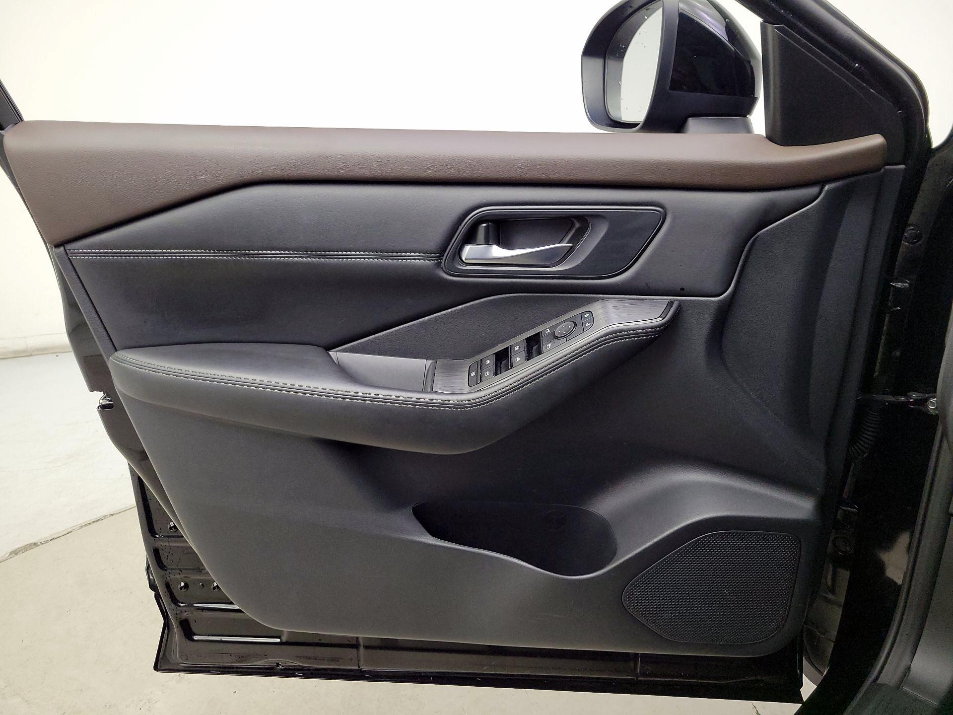 Thumbnail: 2023 Nissan Rogue - 12