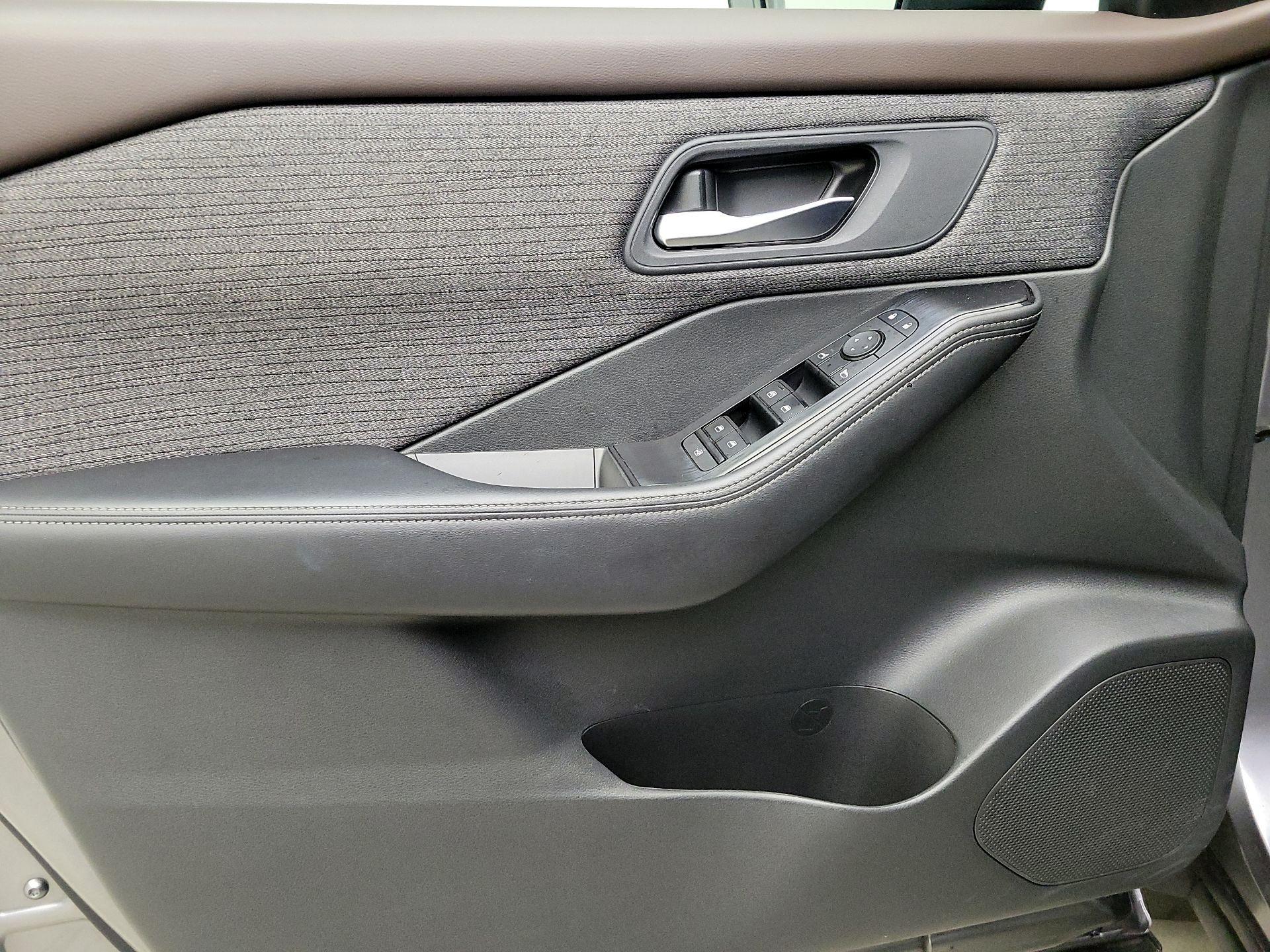 Thumbnail: 2023 Nissan Rogue - 12