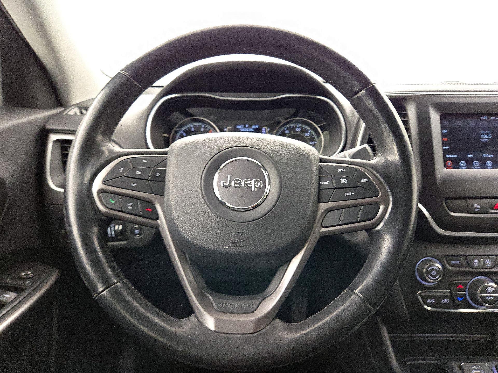 Thumbnail: 2020 Jeep Cherokee - 10