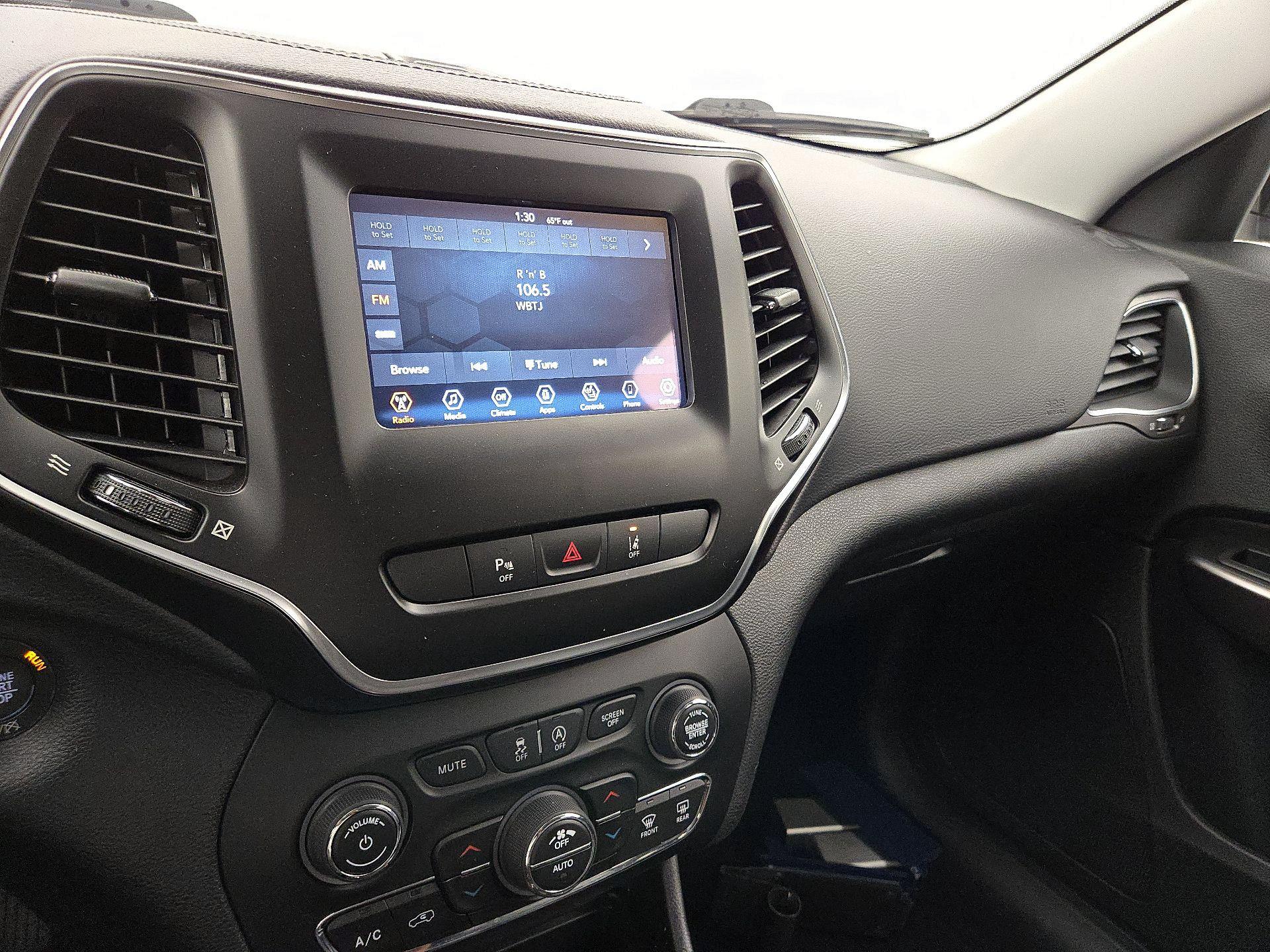 Thumbnail: 2020 Jeep Cherokee - 15