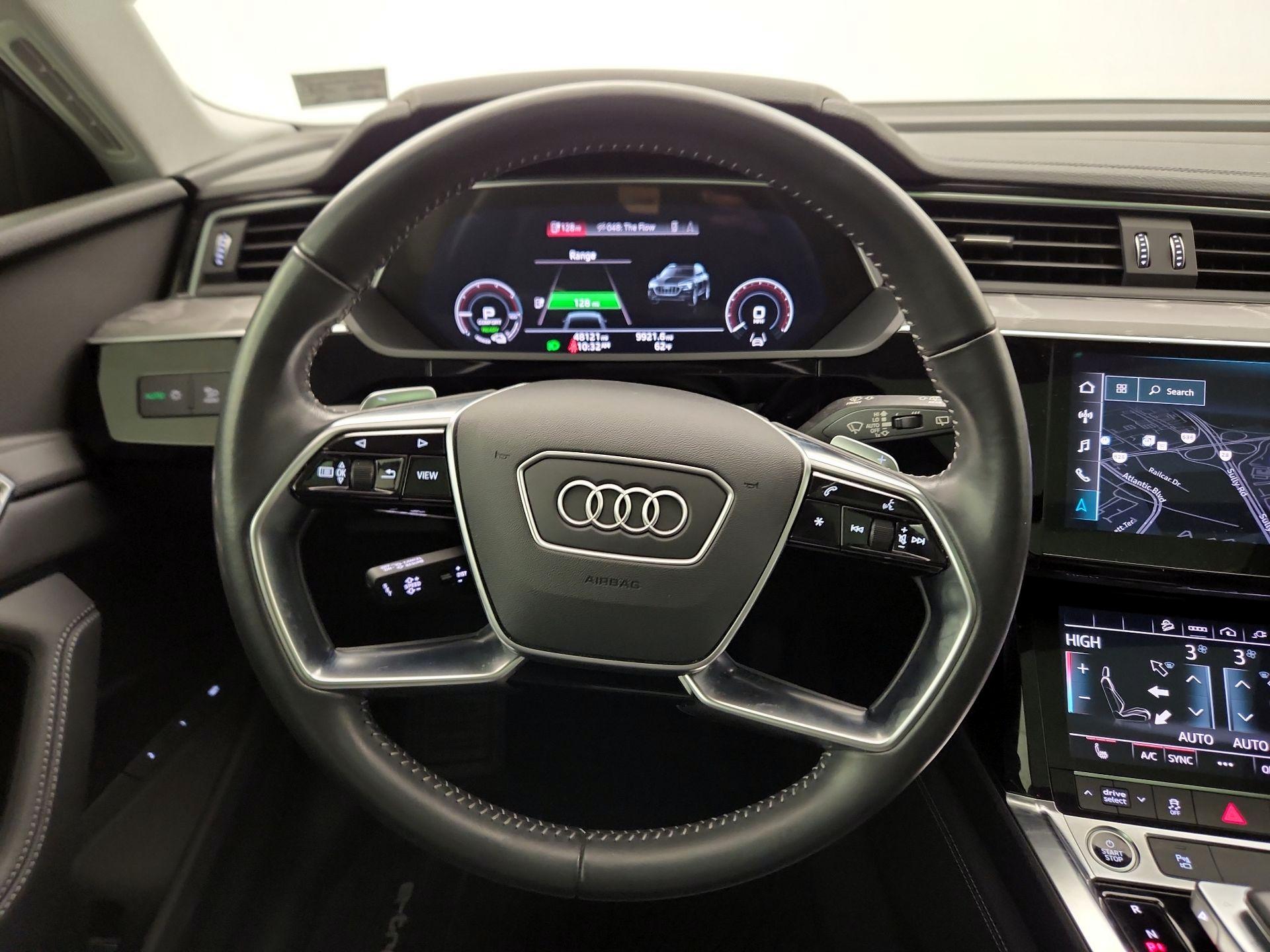 Thumbnail: 2021 Audi e-tron - 10