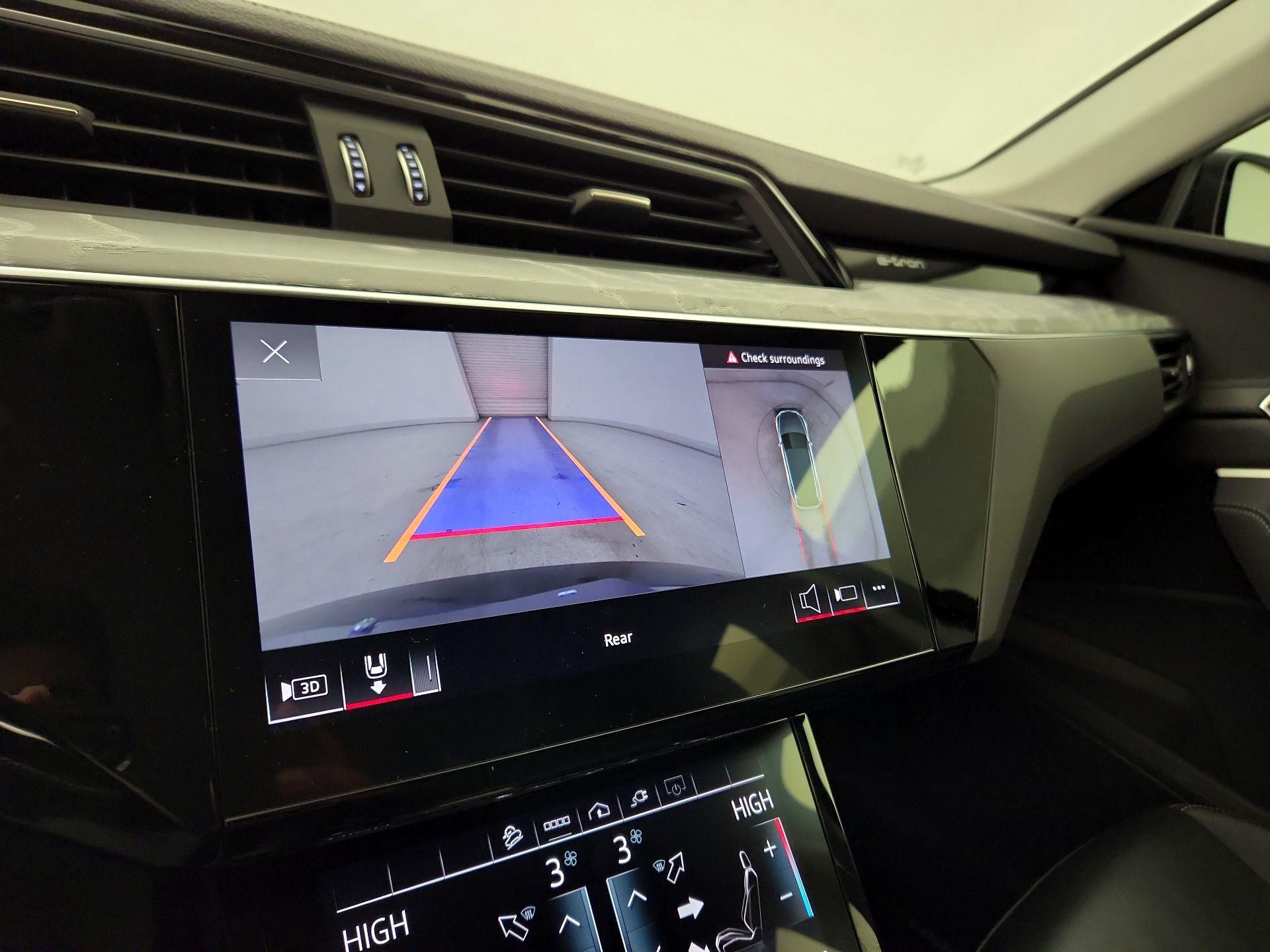 Thumbnail: 2021 Audi e-tron - 14