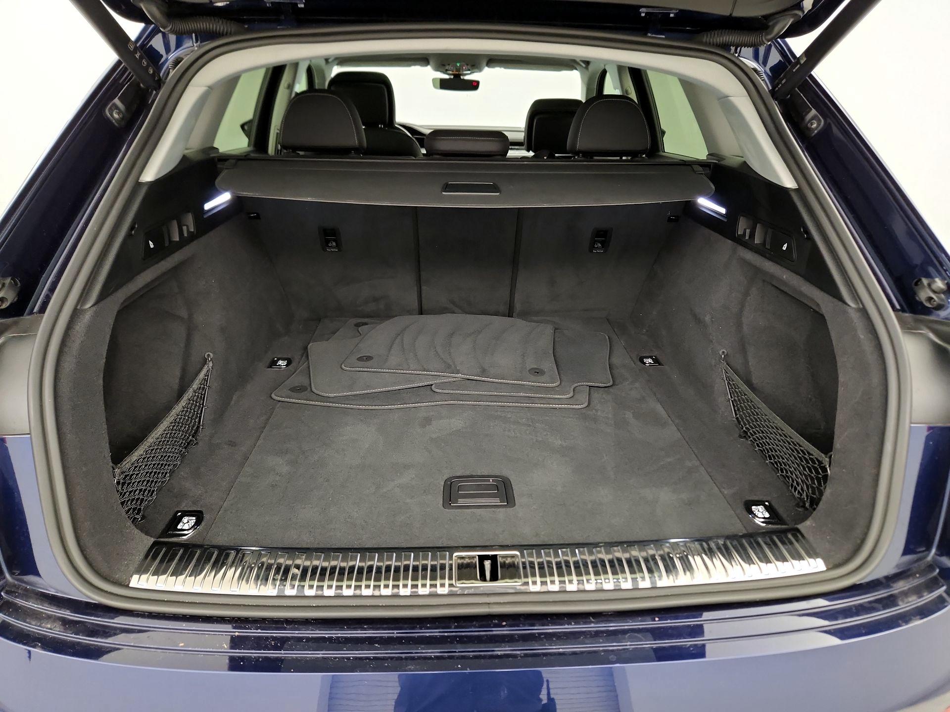 Thumbnail: 2021 Audi e-tron - 20