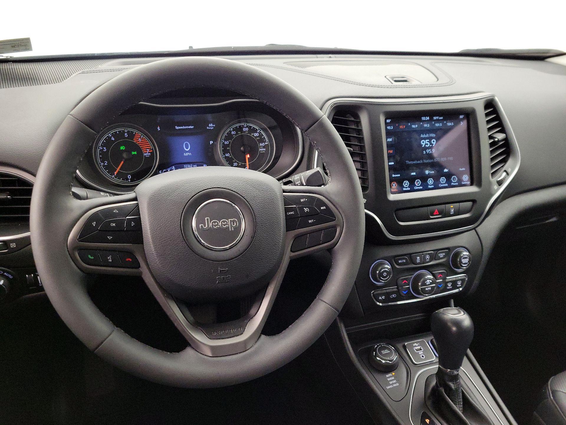 Thumbnail: 2022 Jeep Cherokee - 10