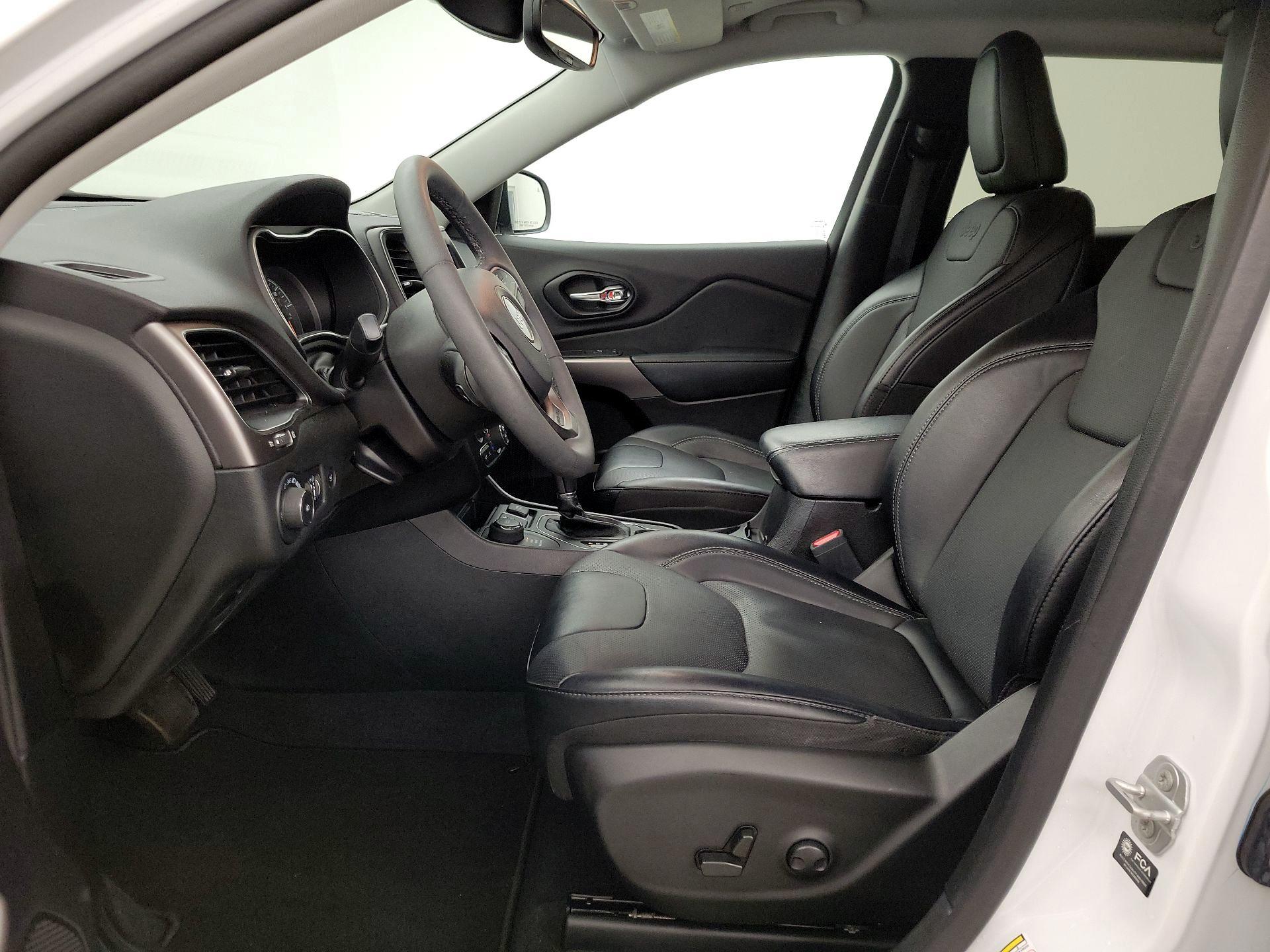 Thumbnail: 2022 Jeep Cherokee - 11