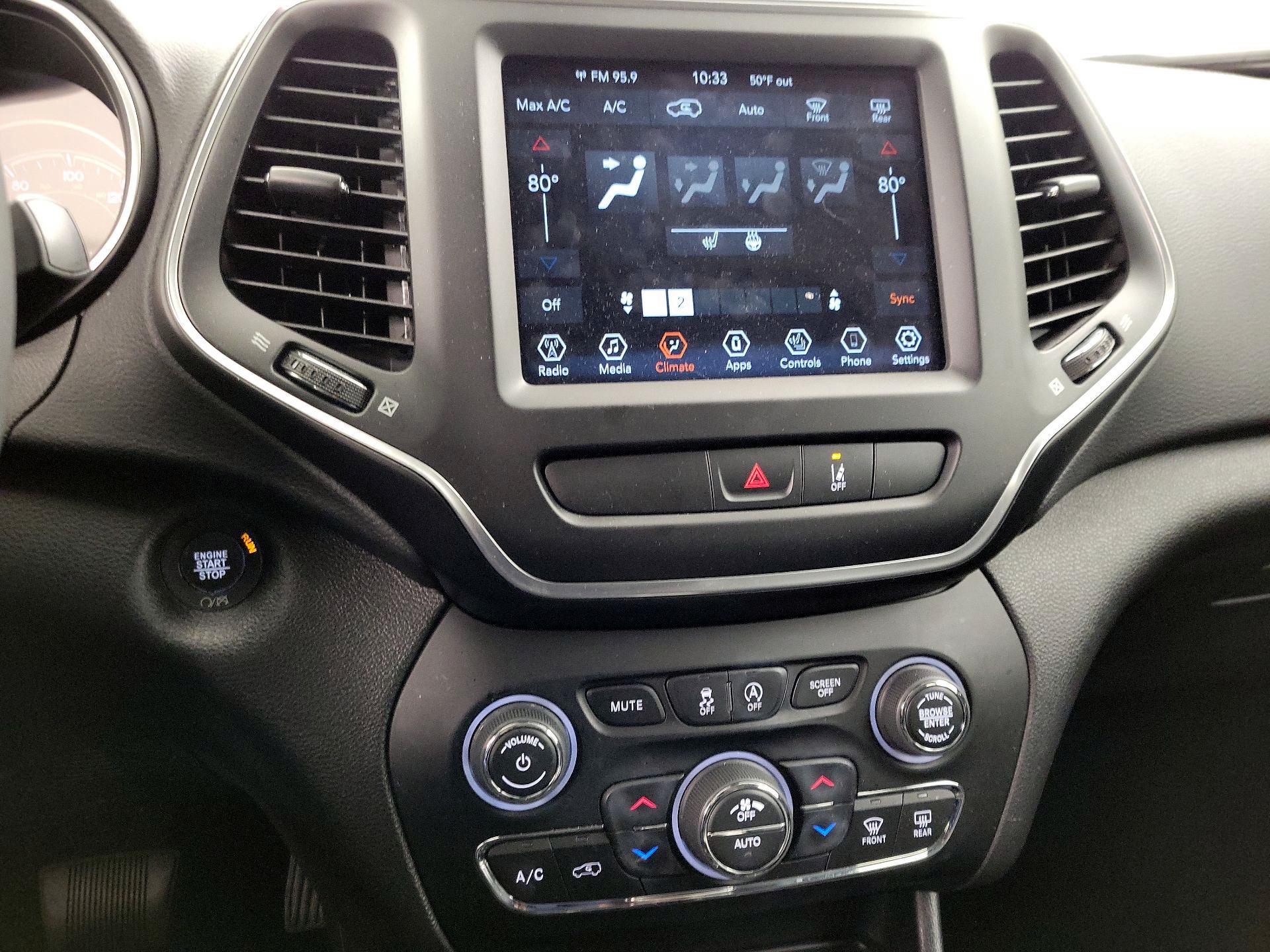 Thumbnail: 2022 Jeep Cherokee - 16