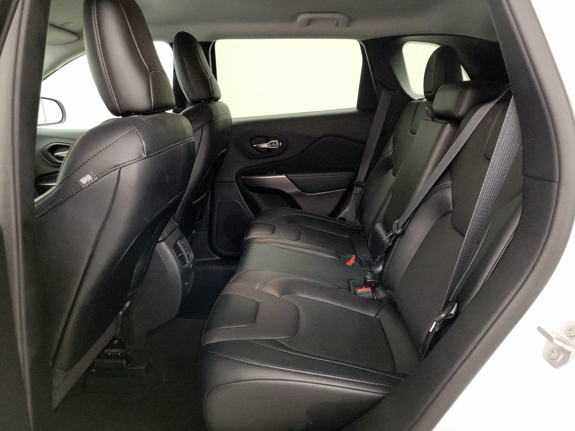 Thumbnail: 2022 Jeep Cherokee - 19