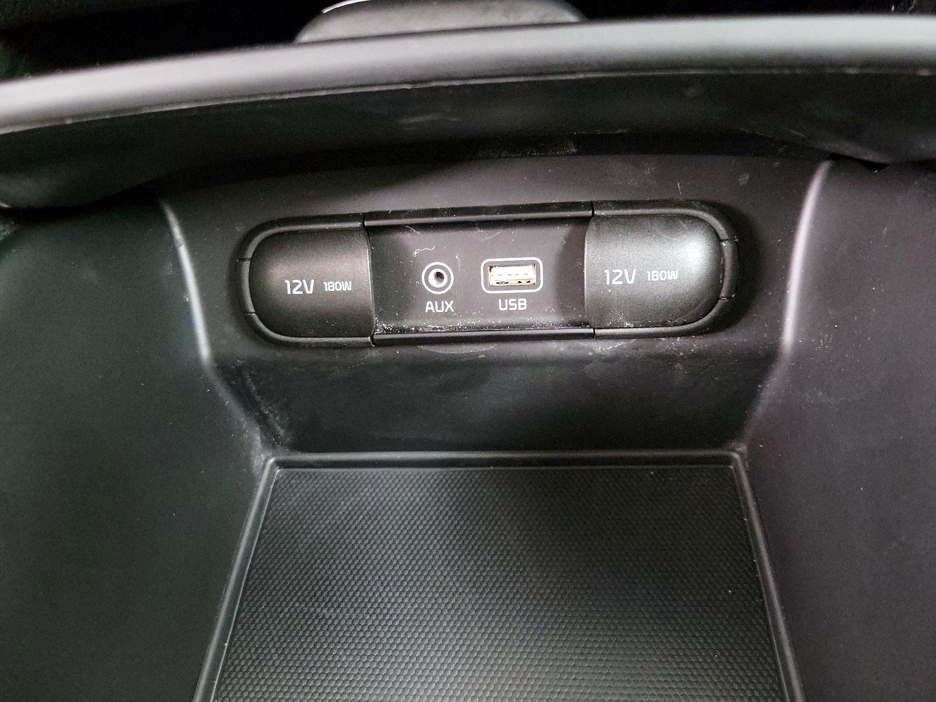 Thumbnail: 2020 Kia Sorento - 18