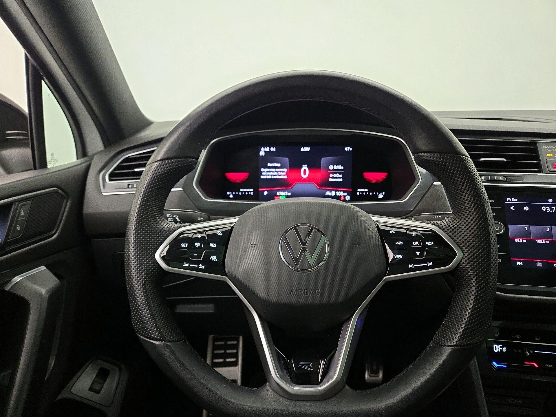 Thumbnail: 2022 Volkswagen Tiguan - 10