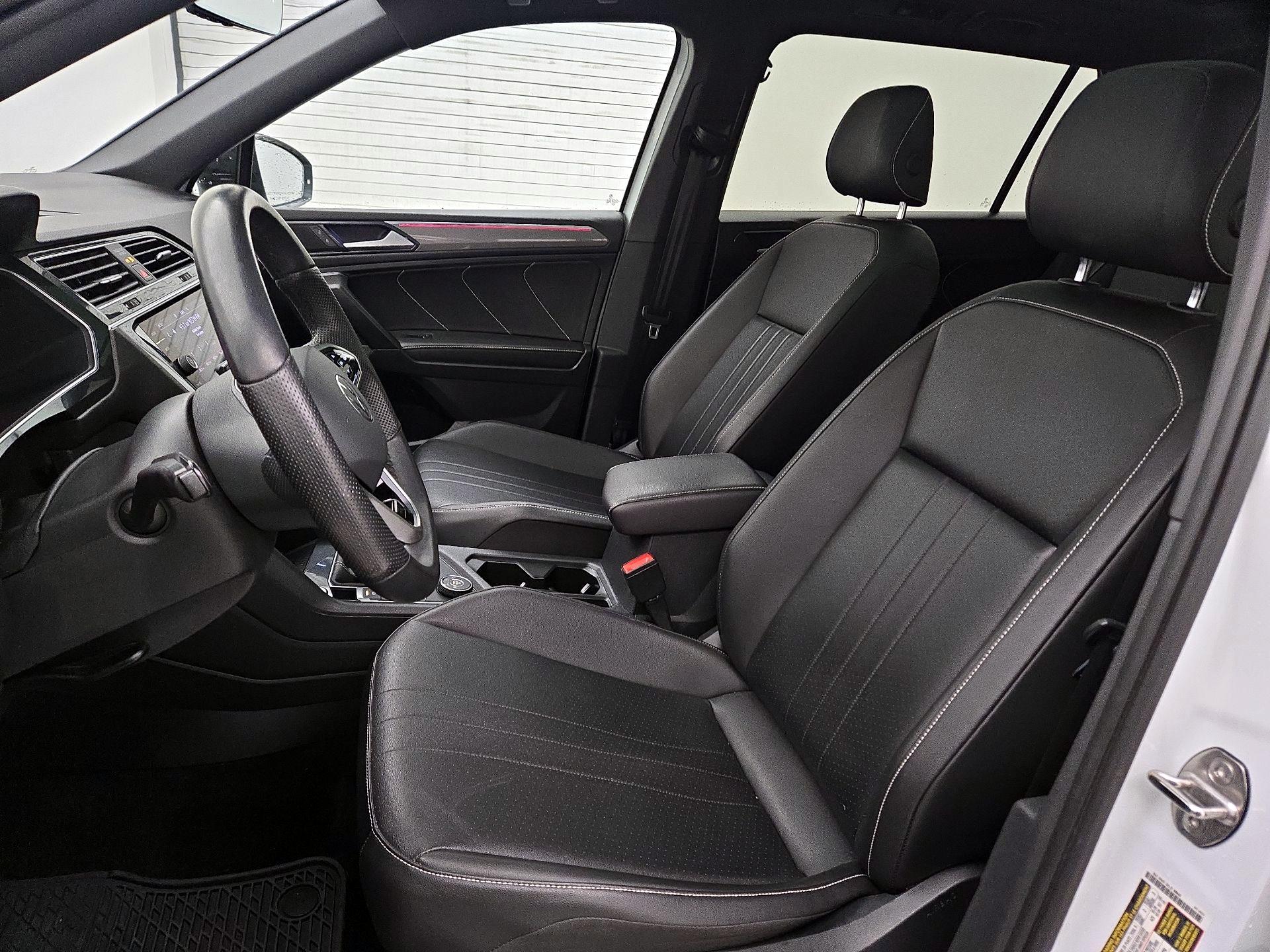 Thumbnail: 2022 Volkswagen Tiguan - 11