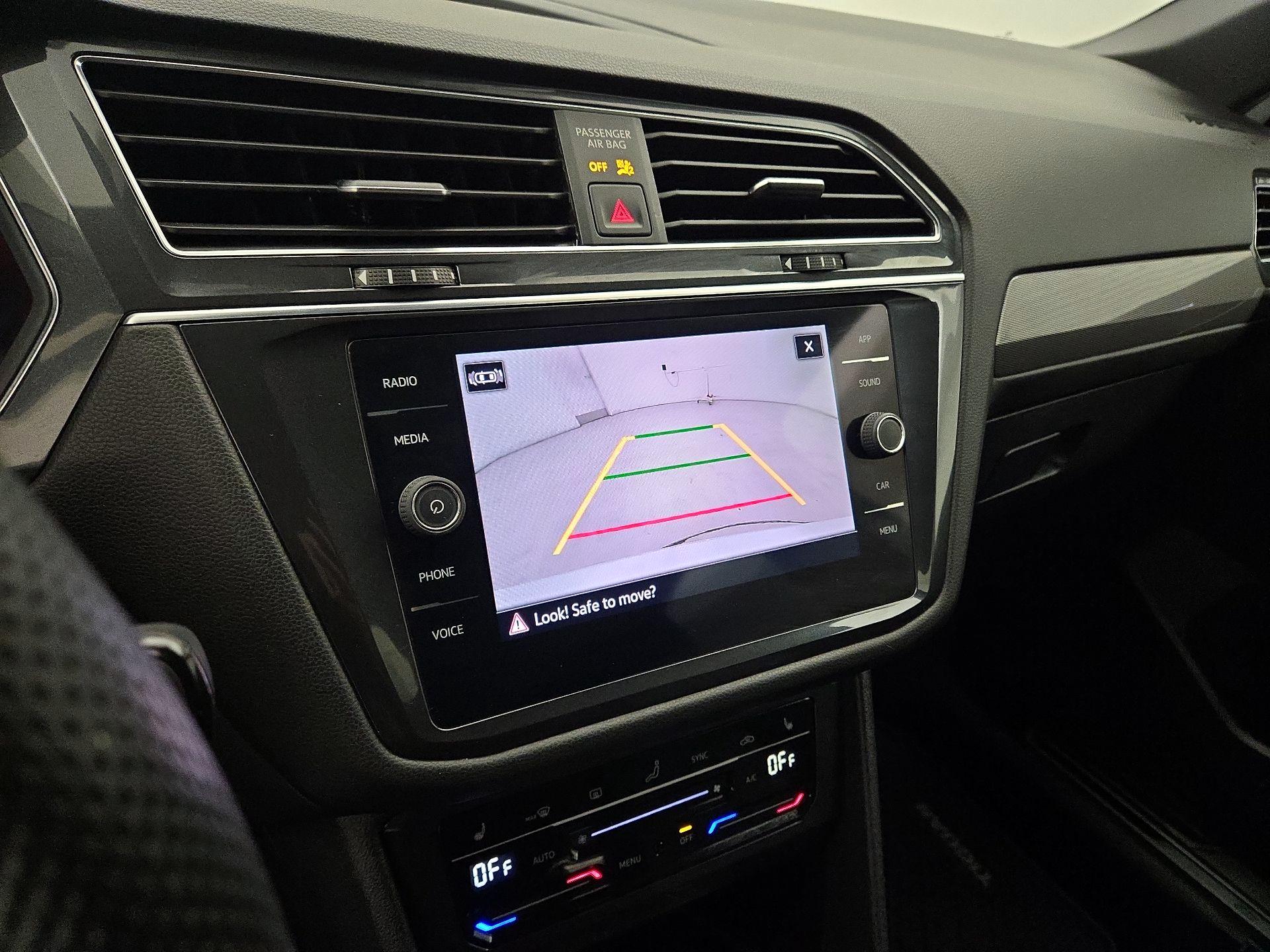 Thumbnail: 2022 Volkswagen Tiguan - 14