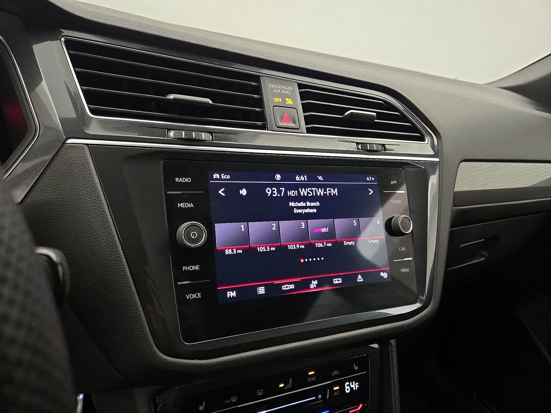 Thumbnail: 2022 Volkswagen Tiguan - 15