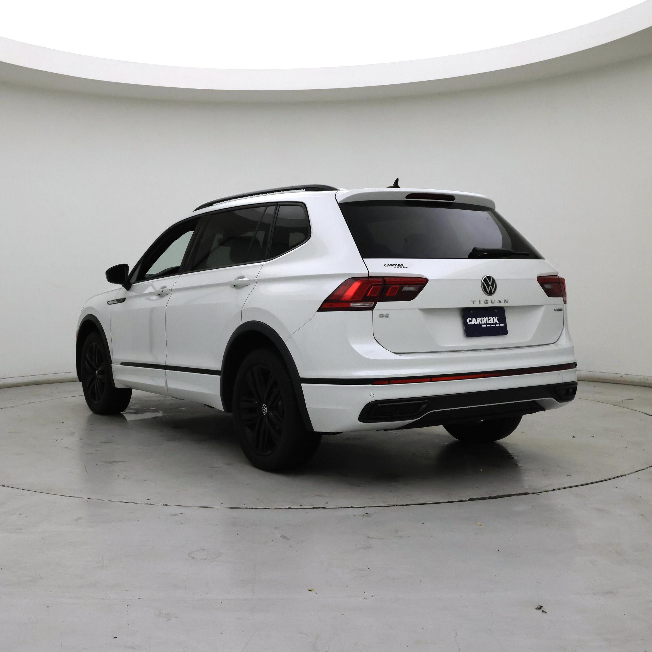 Thumbnail: 2022 Volkswagen Tiguan - 2