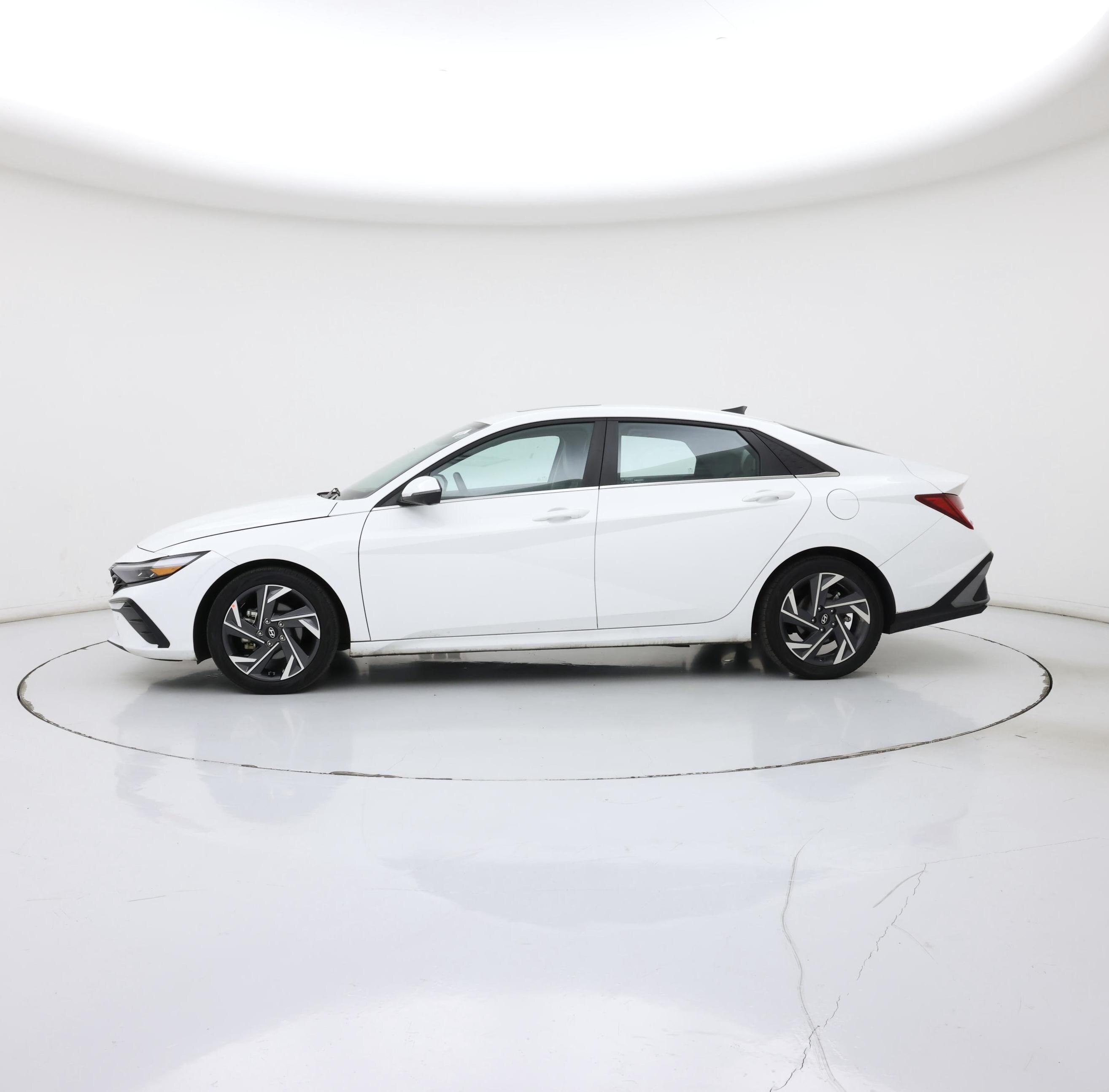 Thumbnail: 2024 Hyundai Elantra - 3