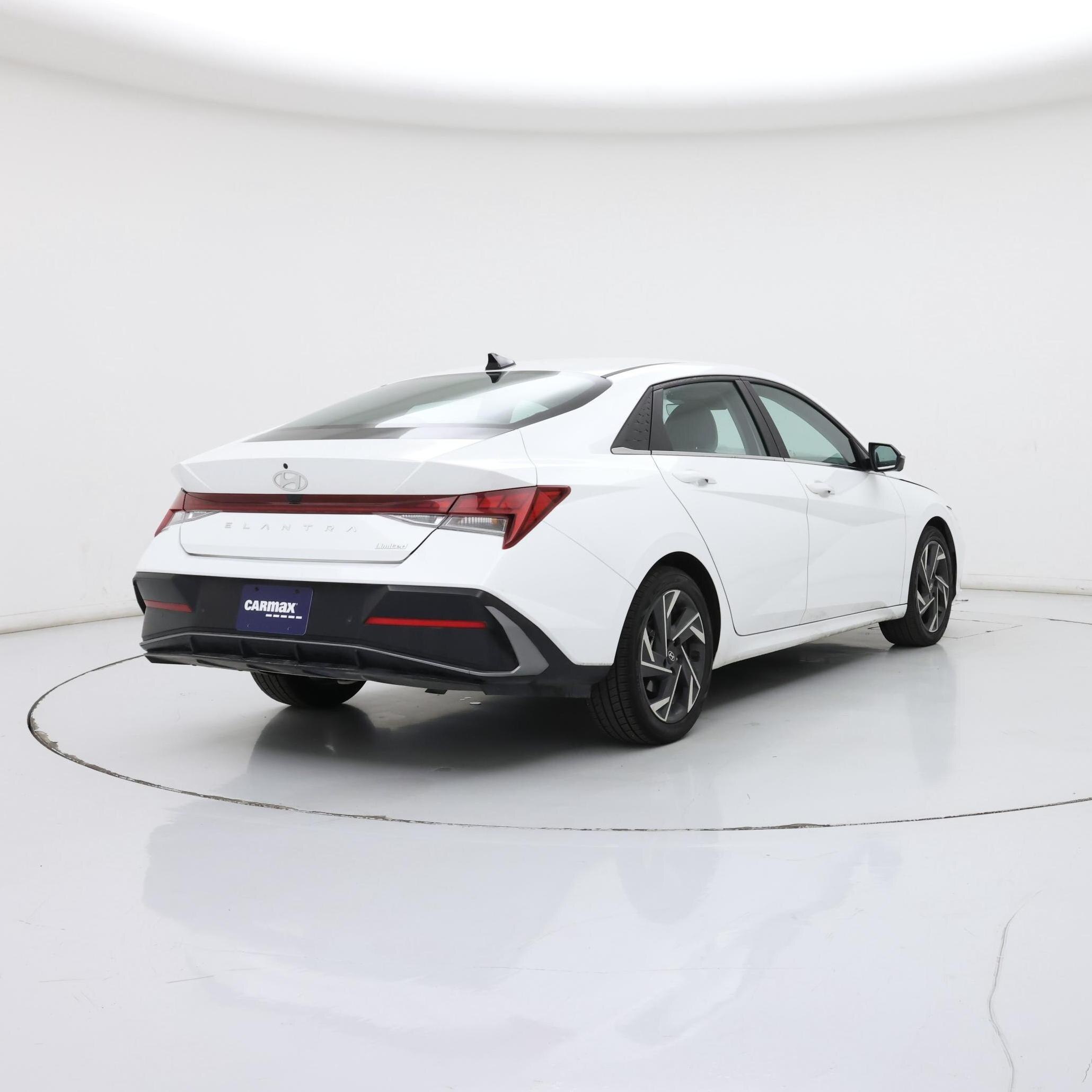 Thumbnail: 2024 Hyundai Elantra - 8